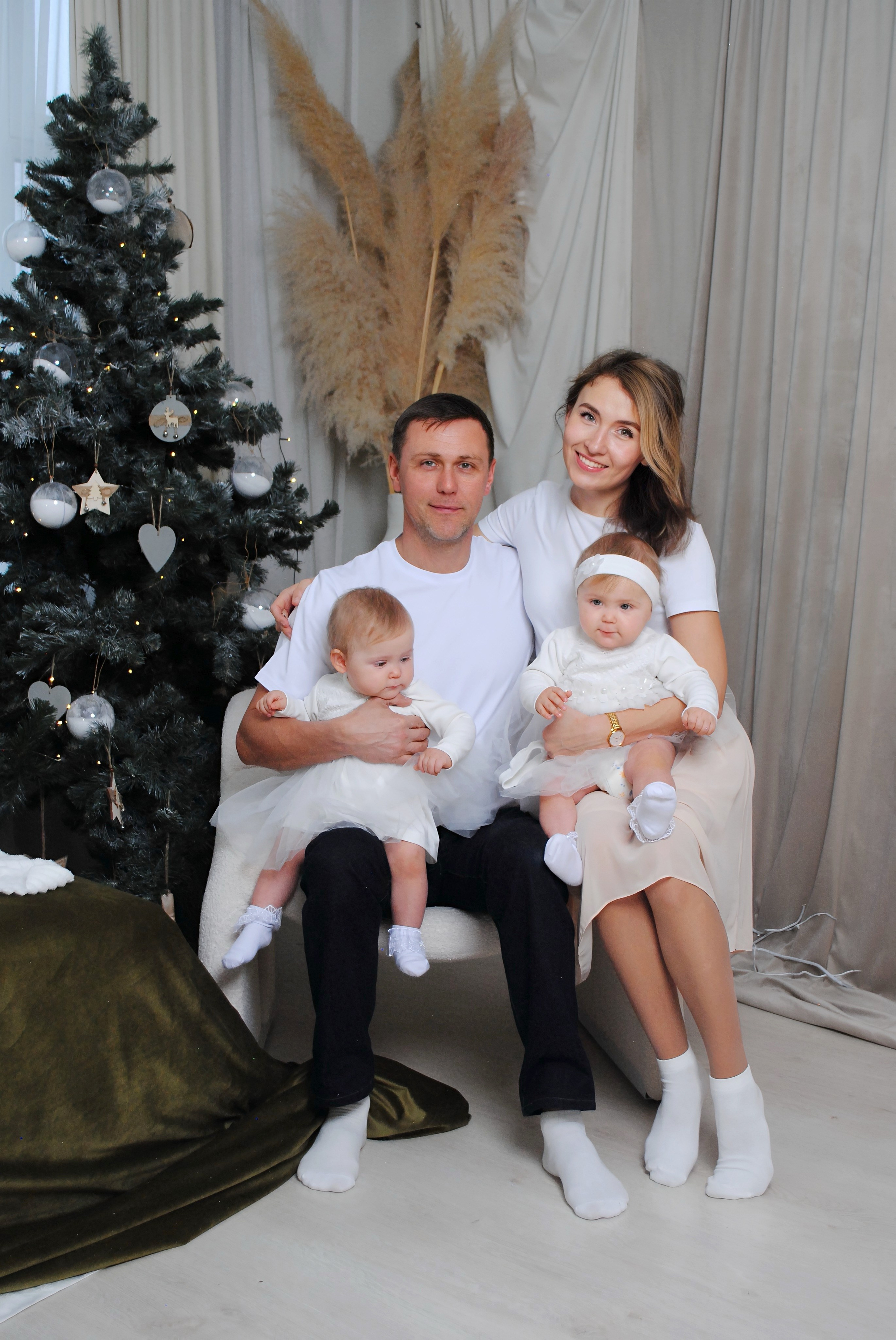 Мария и семья. Фотограф Мария Мусаелян