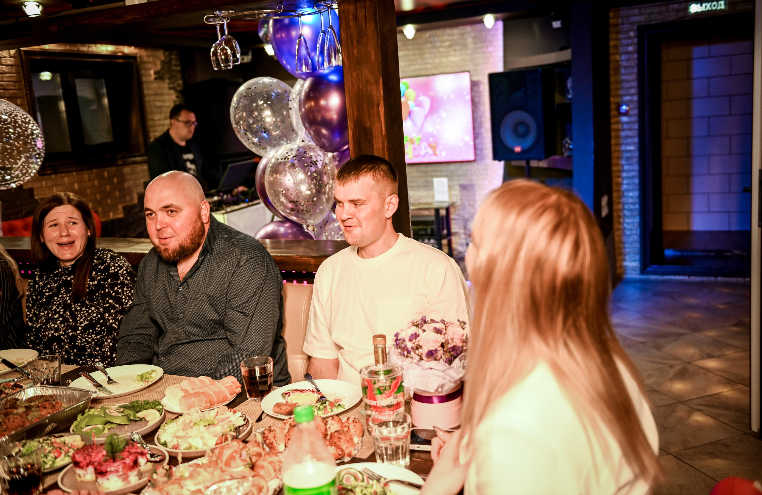 День рождения. Свадебный, семейный, детский, контент фотограф в Омске Максим Ильин