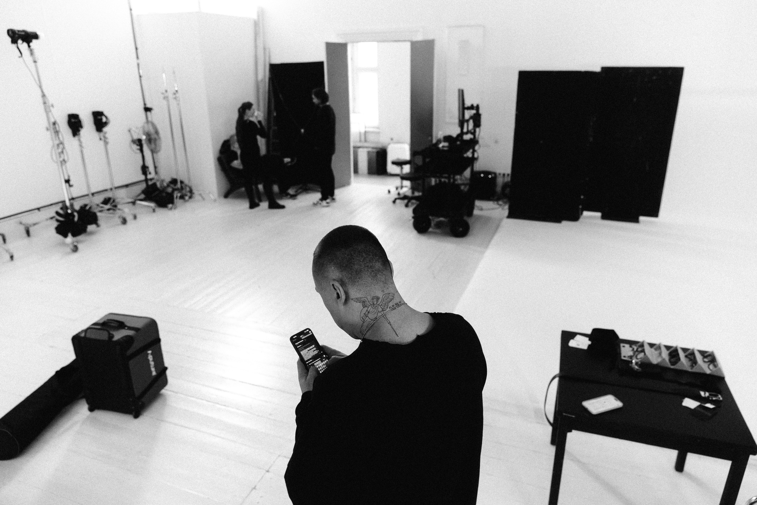 Бэкстейдж со съёмки Дмитрия Портнягина у Валентина Блоха. Commercial photographer | Anton Ermakov