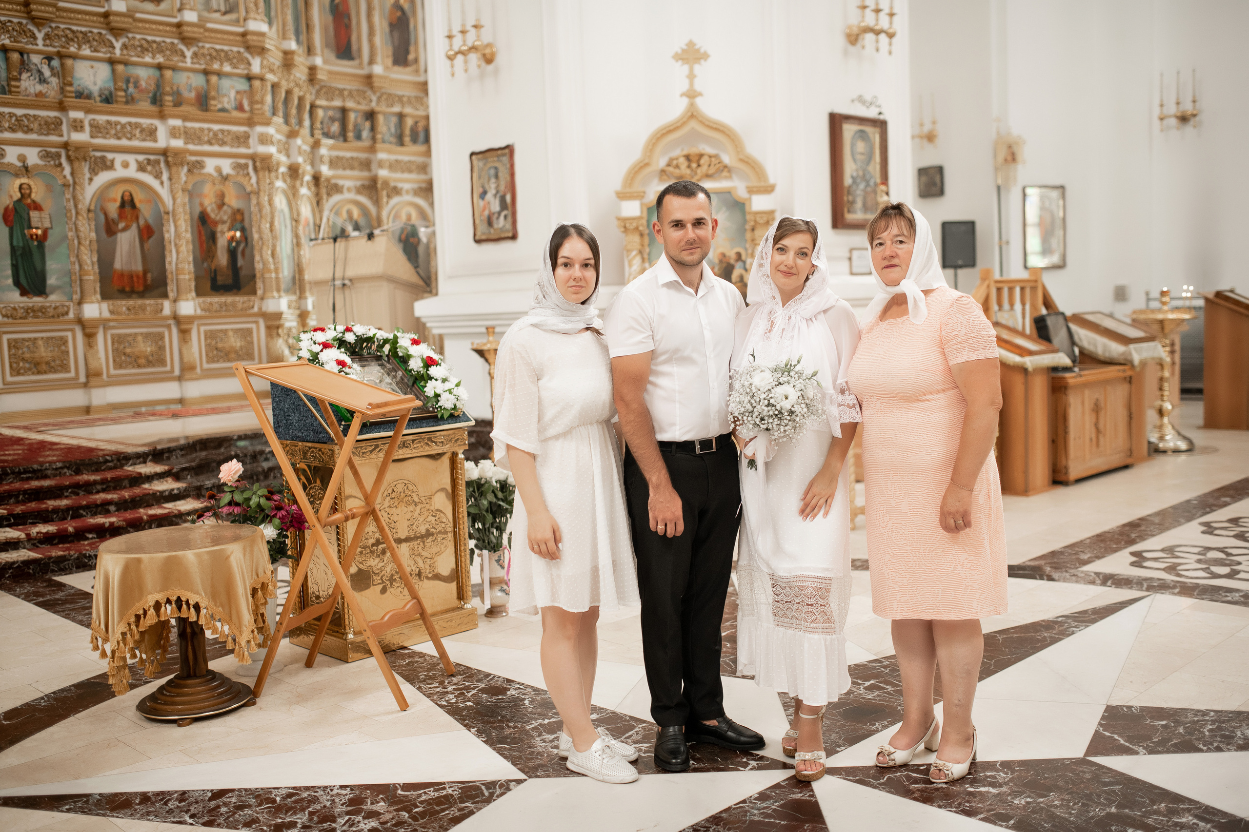 Роман и Юлия венчание. Свадебный фотограф Белгород Валуйки Старый Оскол Воронеж