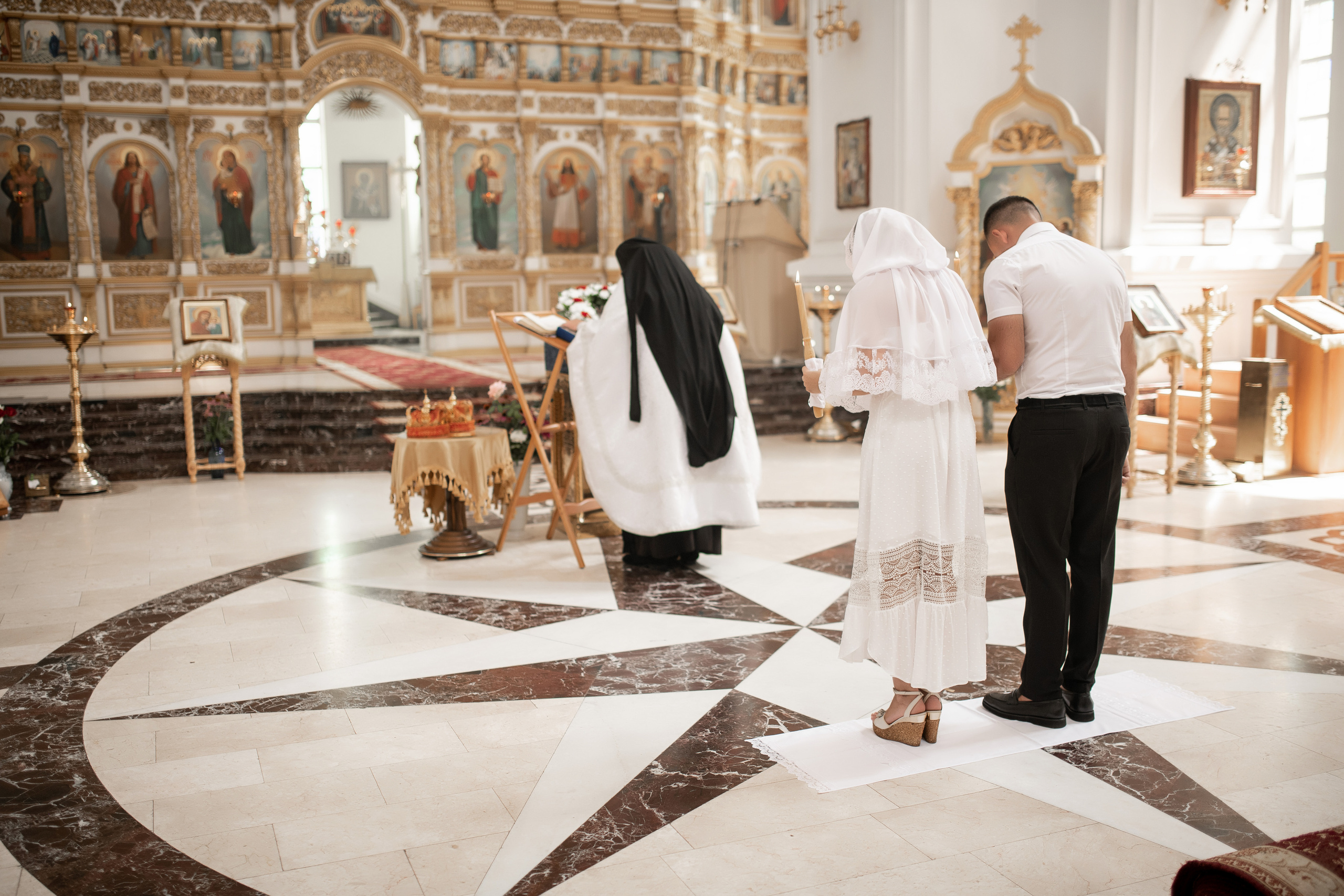 Роман и Юлия венчание. Свадебный фотограф Белгород Валуйки Старый Оскол Воронеж