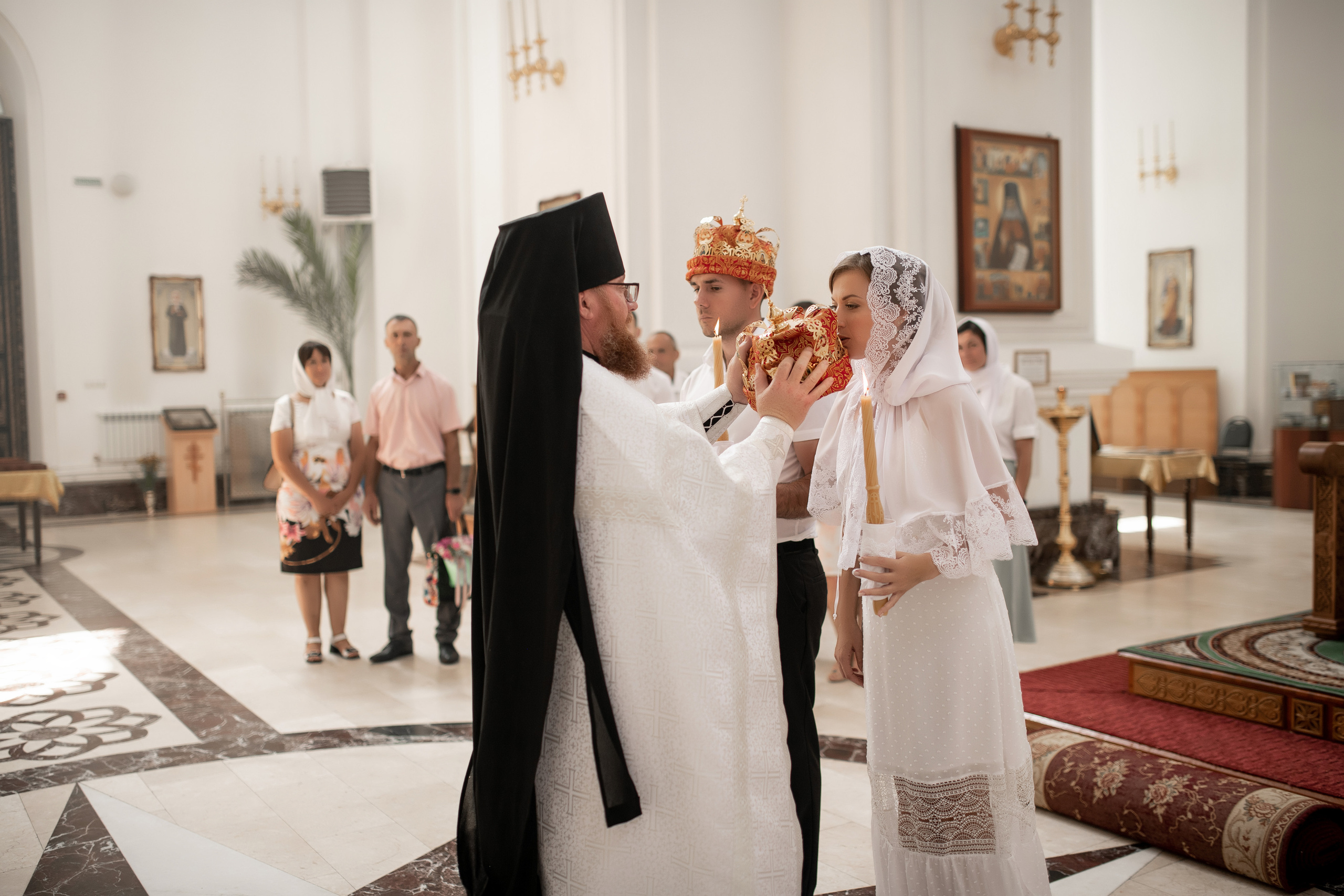 Роман и Юлия венчание. Свадебный фотограф Белгород Валуйки Старый Оскол Воронеж