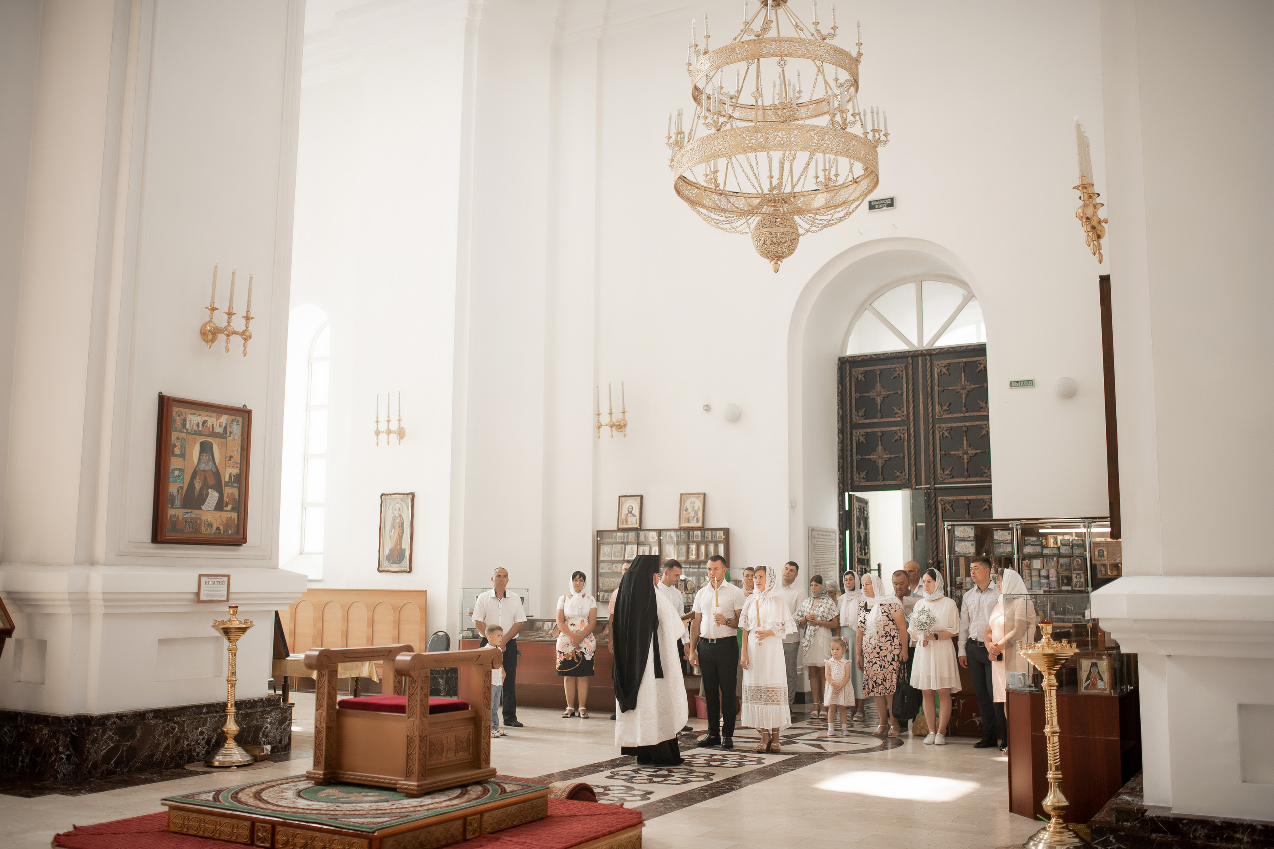 Роман и Юлия венчание. Свадебный фотограф Белгород Валуйки Старый Оскол Воронеж