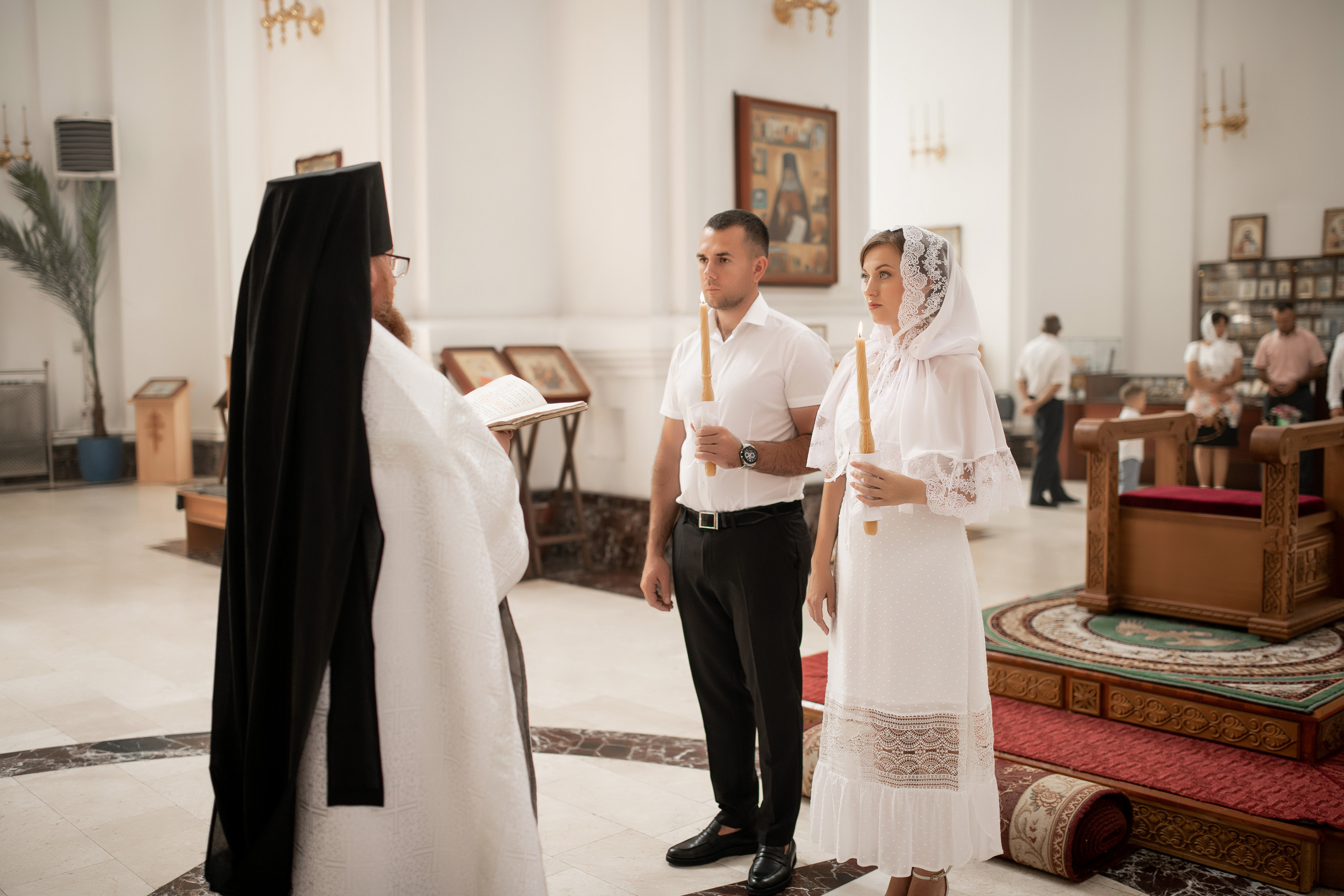 Роман и Юлия венчание. Свадебный фотограф Белгород Валуйки Старый Оскол Воронеж