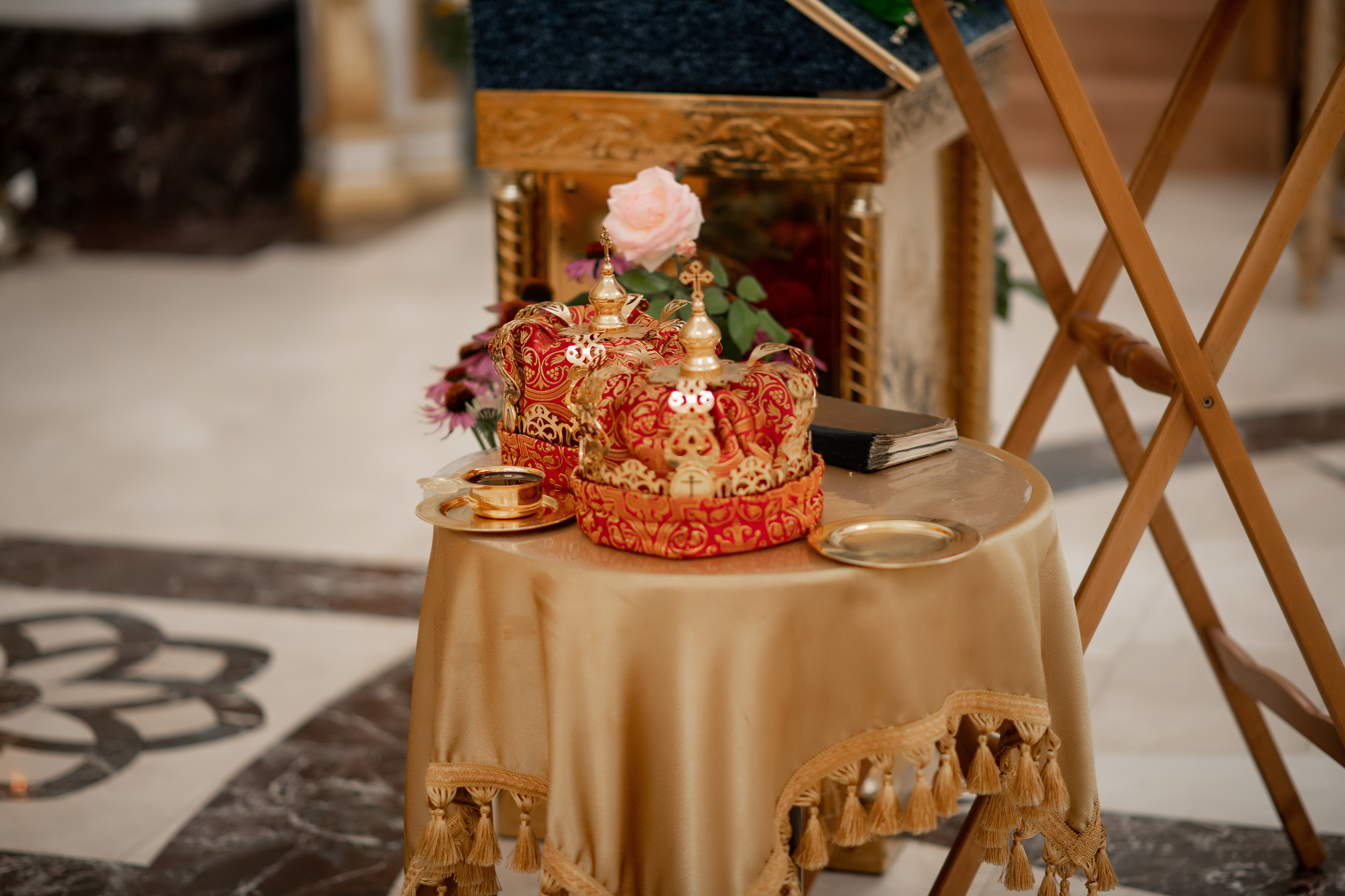 Роман и Юлия венчание. Свадебный фотограф Белгород Валуйки Старый Оскол Воронеж