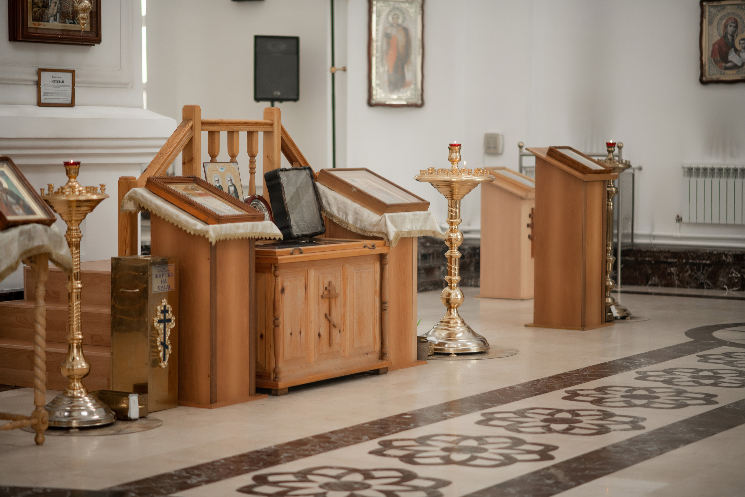 Роман и Юлия венчание. Свадебный фотограф Белгород Валуйки Старый Оскол Воронеж