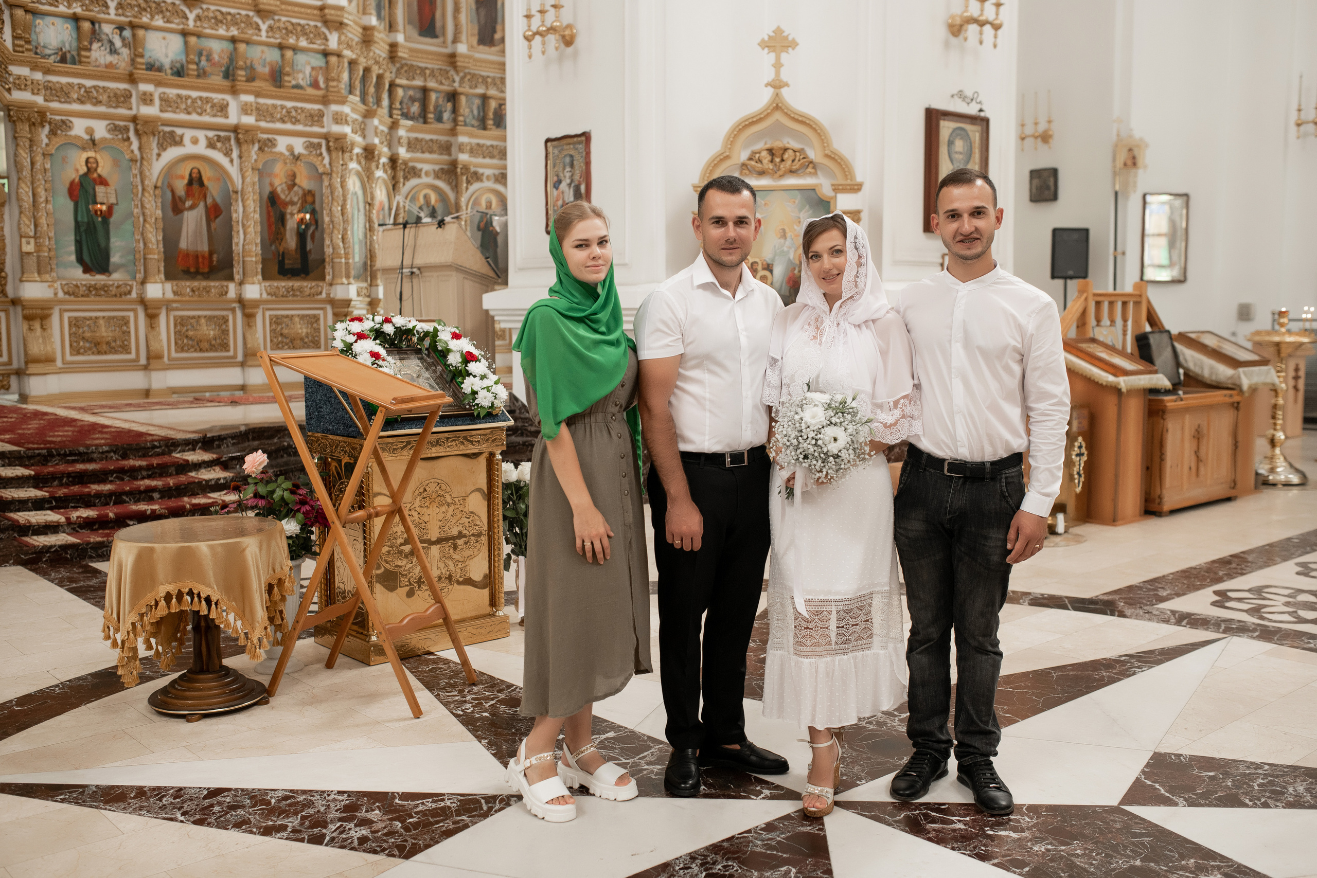 Роман и Юлия венчание. Свадебный фотограф Белгород Валуйки Старый Оскол Воронеж