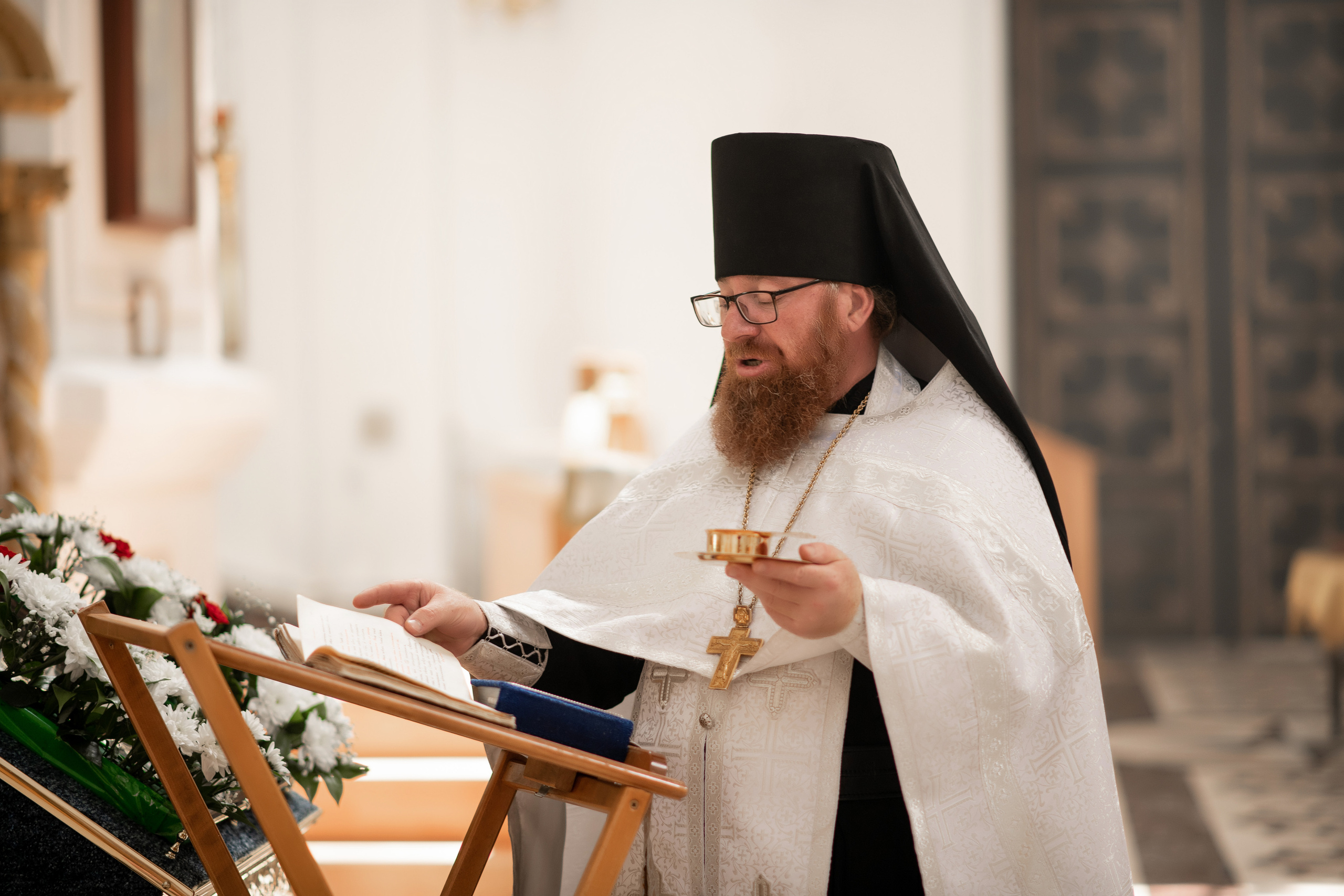 Роман и Юлия венчание. Свадебный фотограф Белгород Валуйки Старый Оскол Воронеж