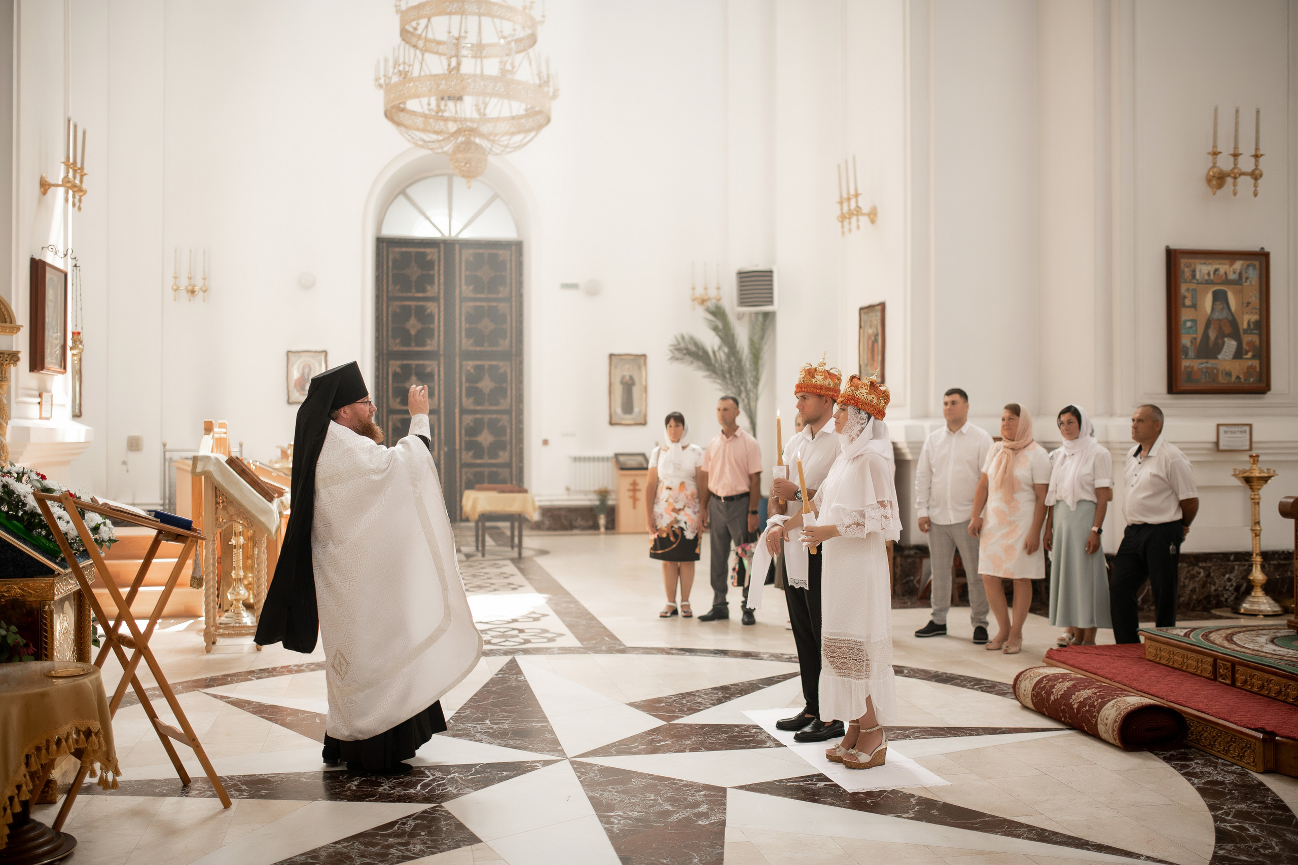 Роман и Юлия венчание. Свадебный фотограф Белгород Валуйки Старый Оскол Воронеж