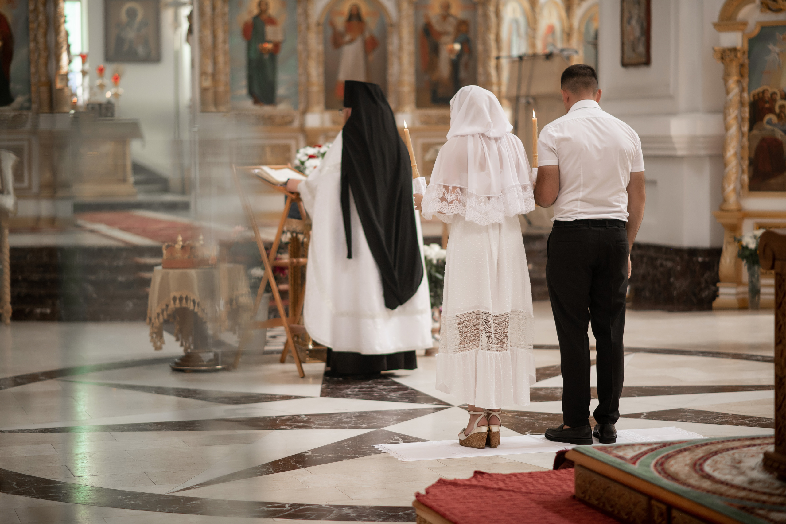 Роман и Юлия венчание. Свадебный фотограф Белгород Валуйки Старый Оскол Воронеж