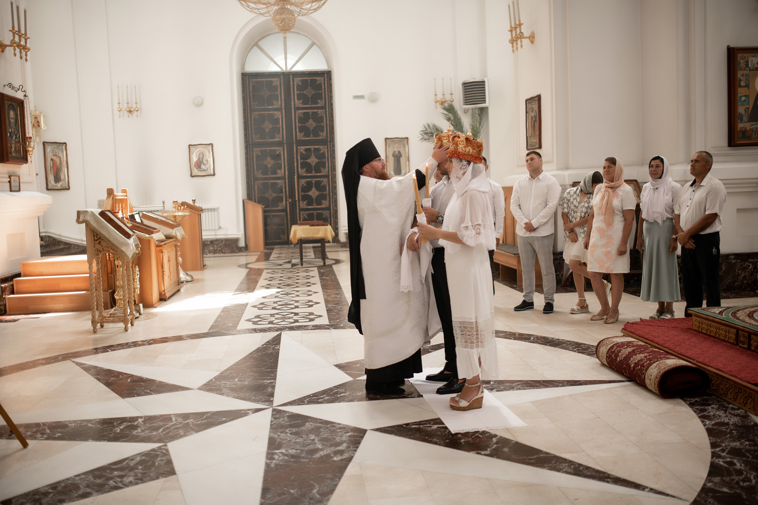 Роман и Юлия венчание. Свадебный фотограф Белгород Валуйки Старый Оскол Воронеж