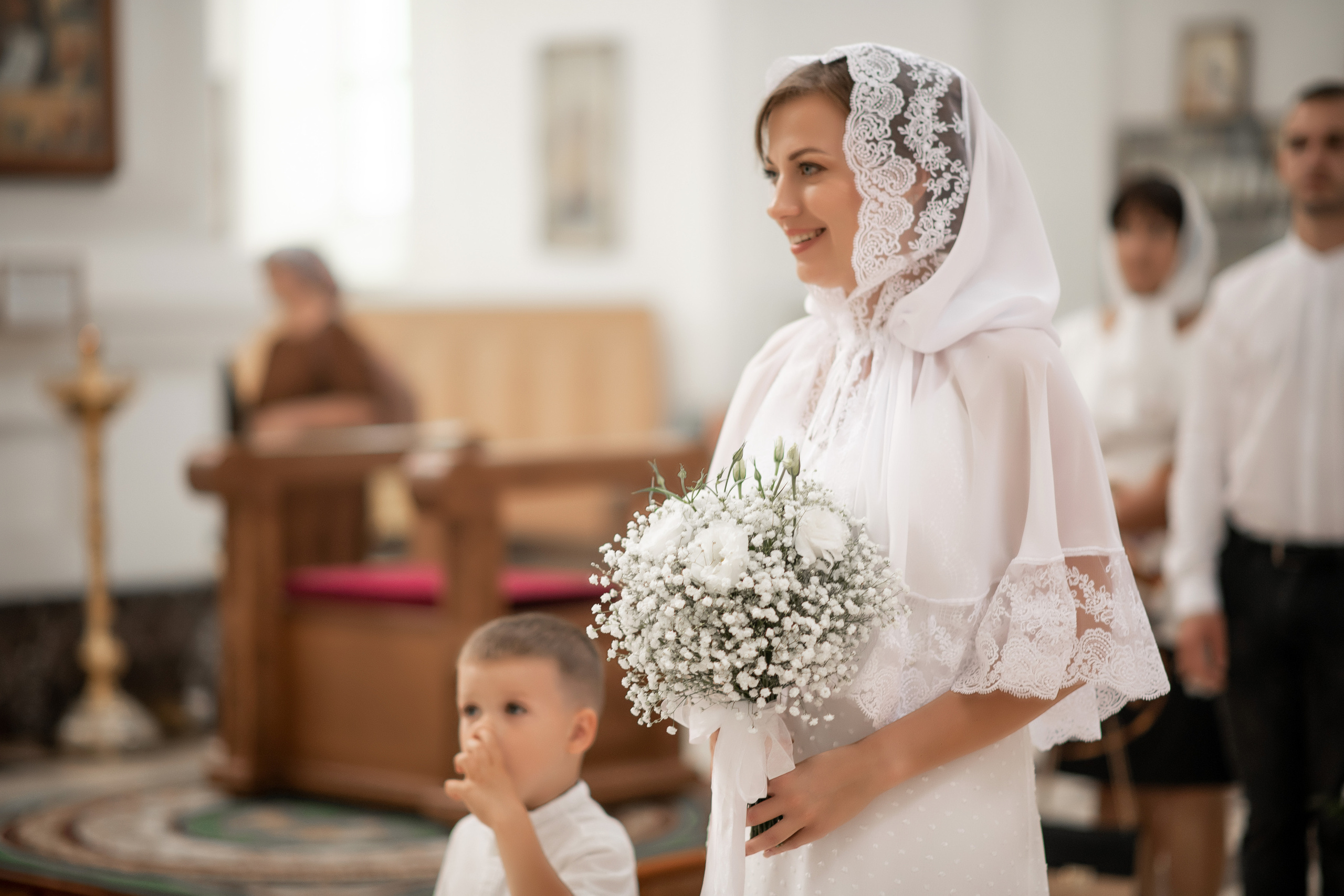 Роман и Юлия венчание. Свадебный фотограф Белгород Валуйки Старый Оскол Воронеж