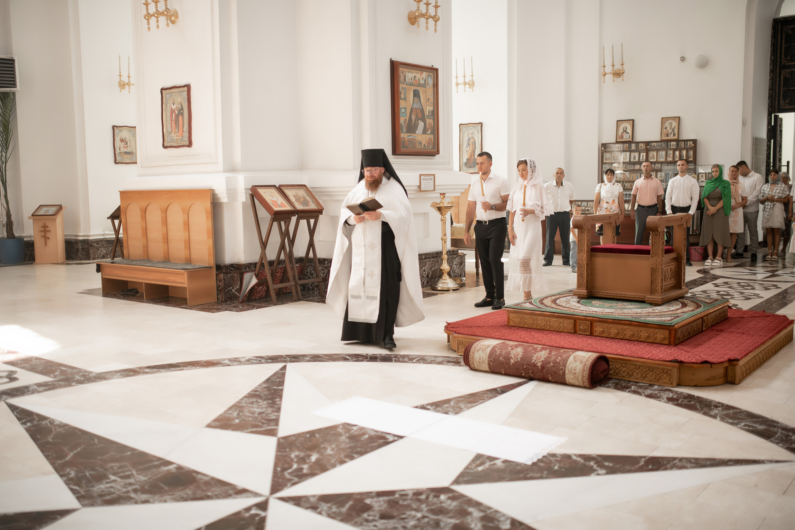 Роман и Юлия венчание. Свадебный фотограф Белгород Валуйки Старый Оскол Воронеж