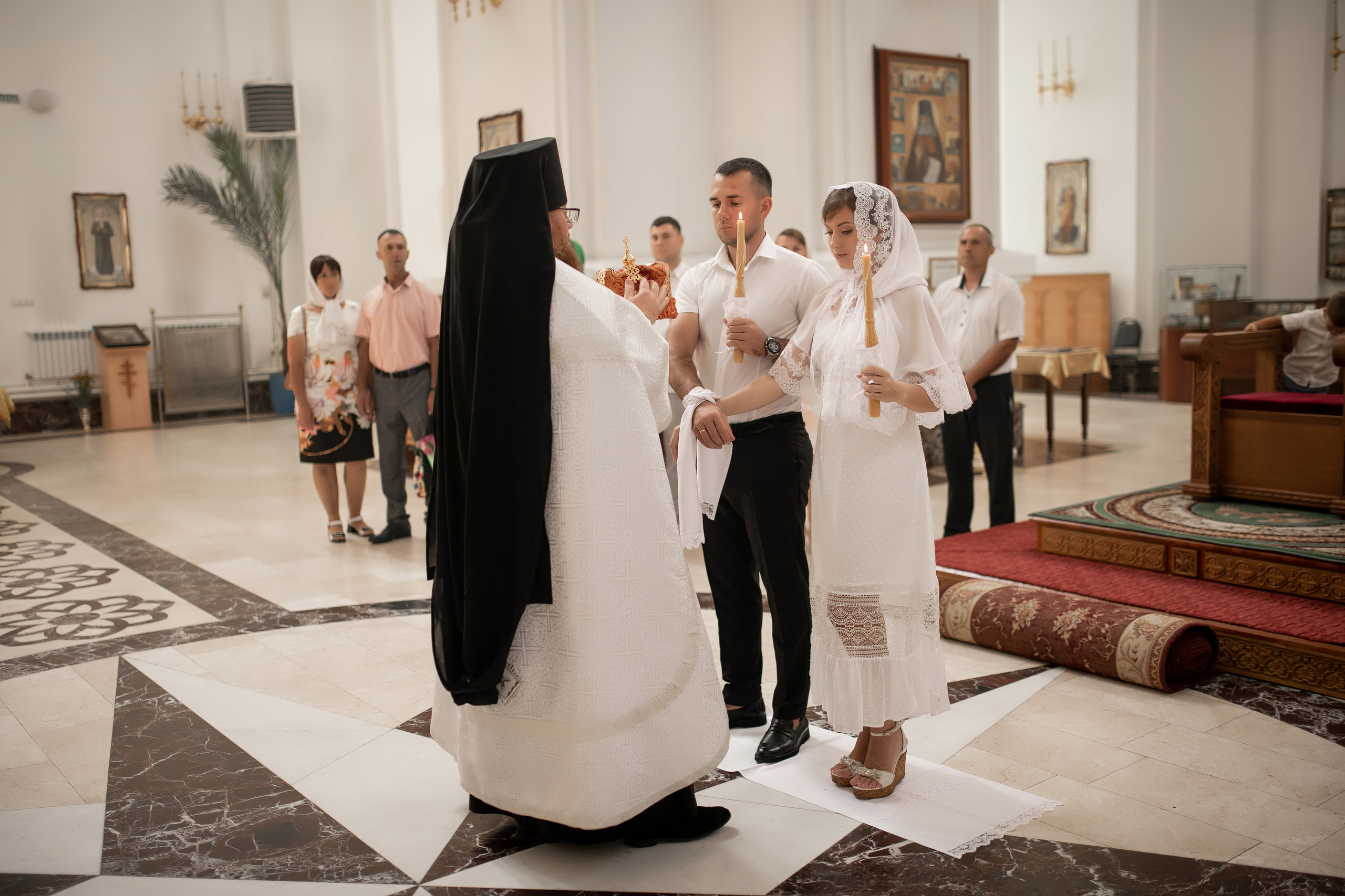 Роман и Юлия венчание. Свадебный фотограф Белгород Валуйки Старый Оскол Воронеж