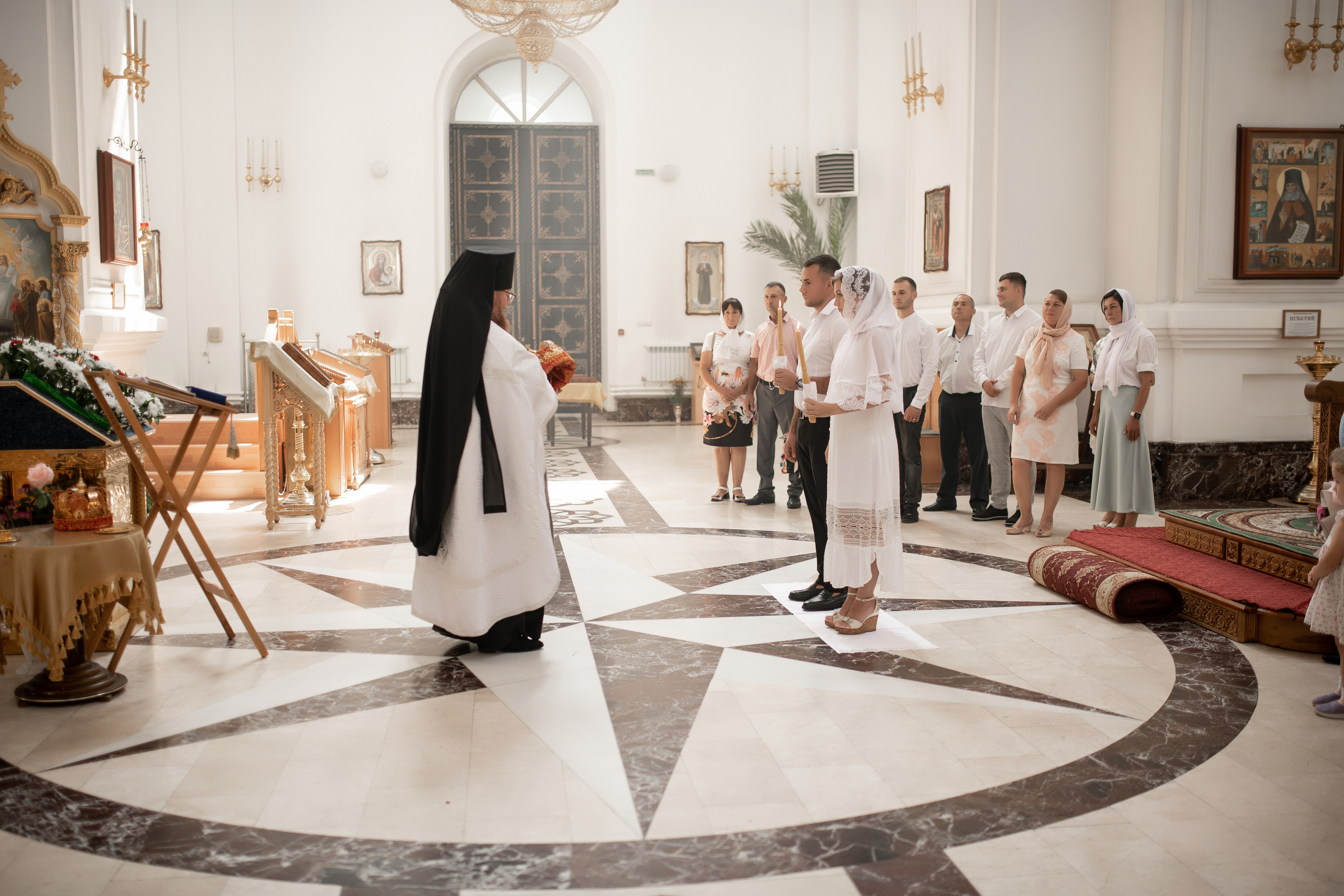 Роман и Юлия венчание. Свадебный фотограф Белгород Валуйки Старый Оскол Воронеж