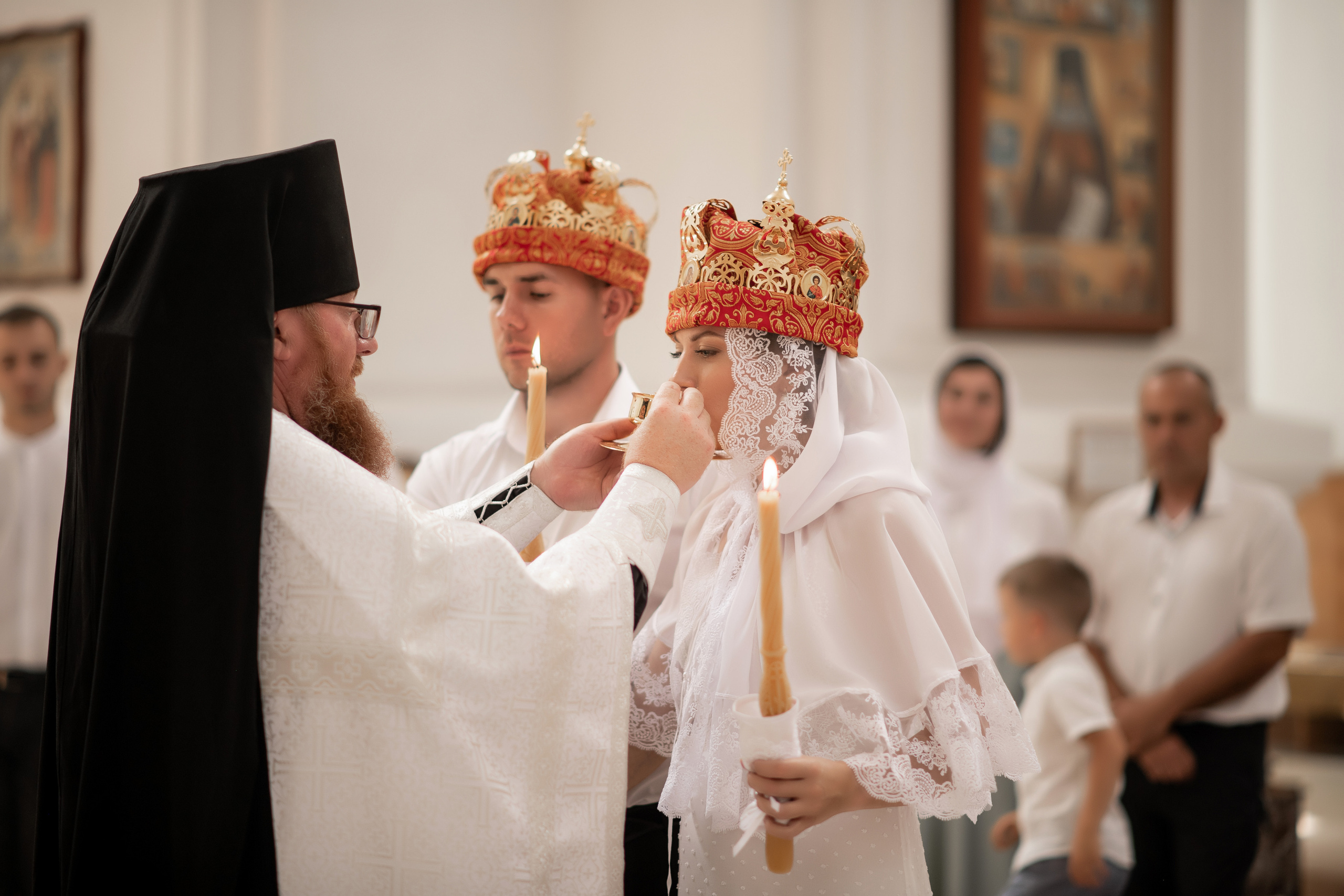 Роман и Юлия венчание. Свадебный фотограф Белгород Валуйки Старый Оскол Воронеж