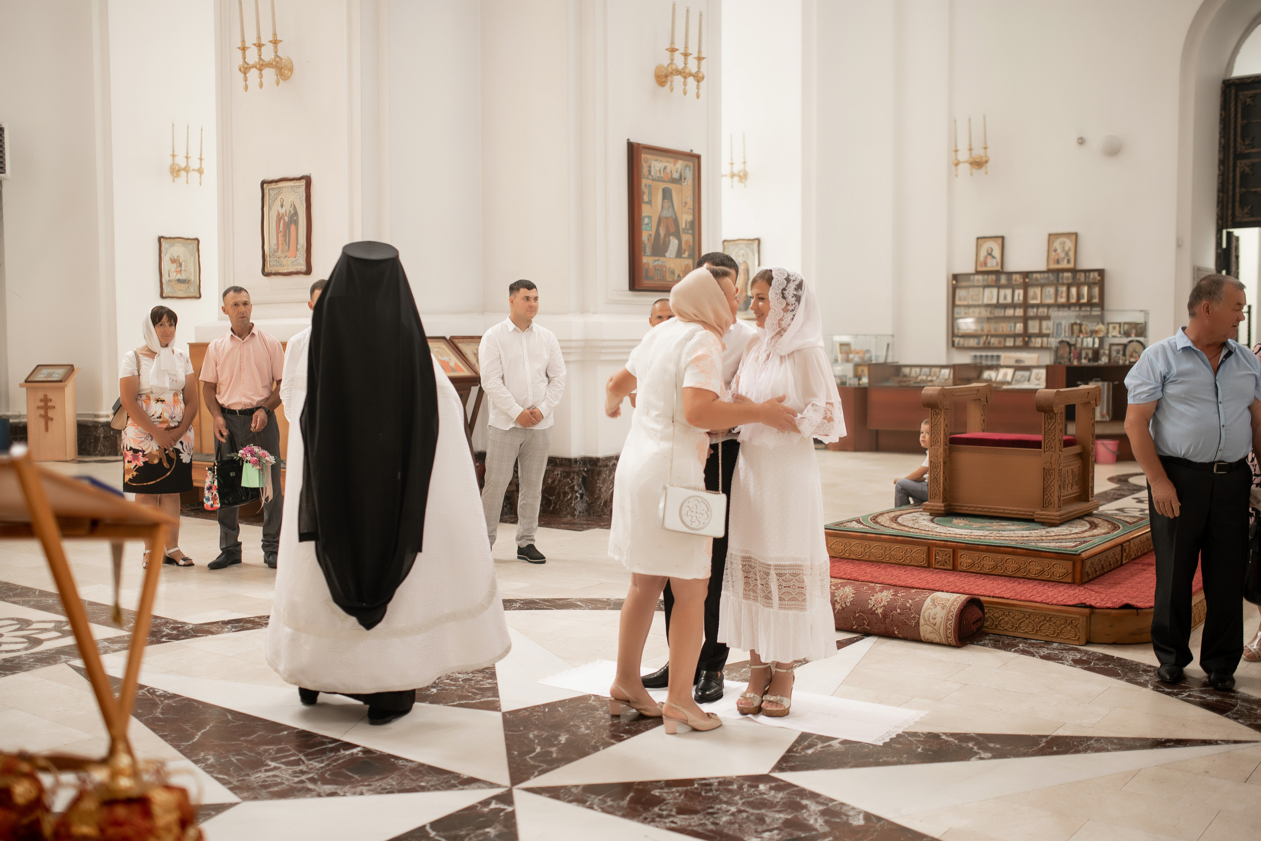 Роман и Юлия венчание. Свадебный фотограф Белгород Валуйки Старый Оскол Воронеж