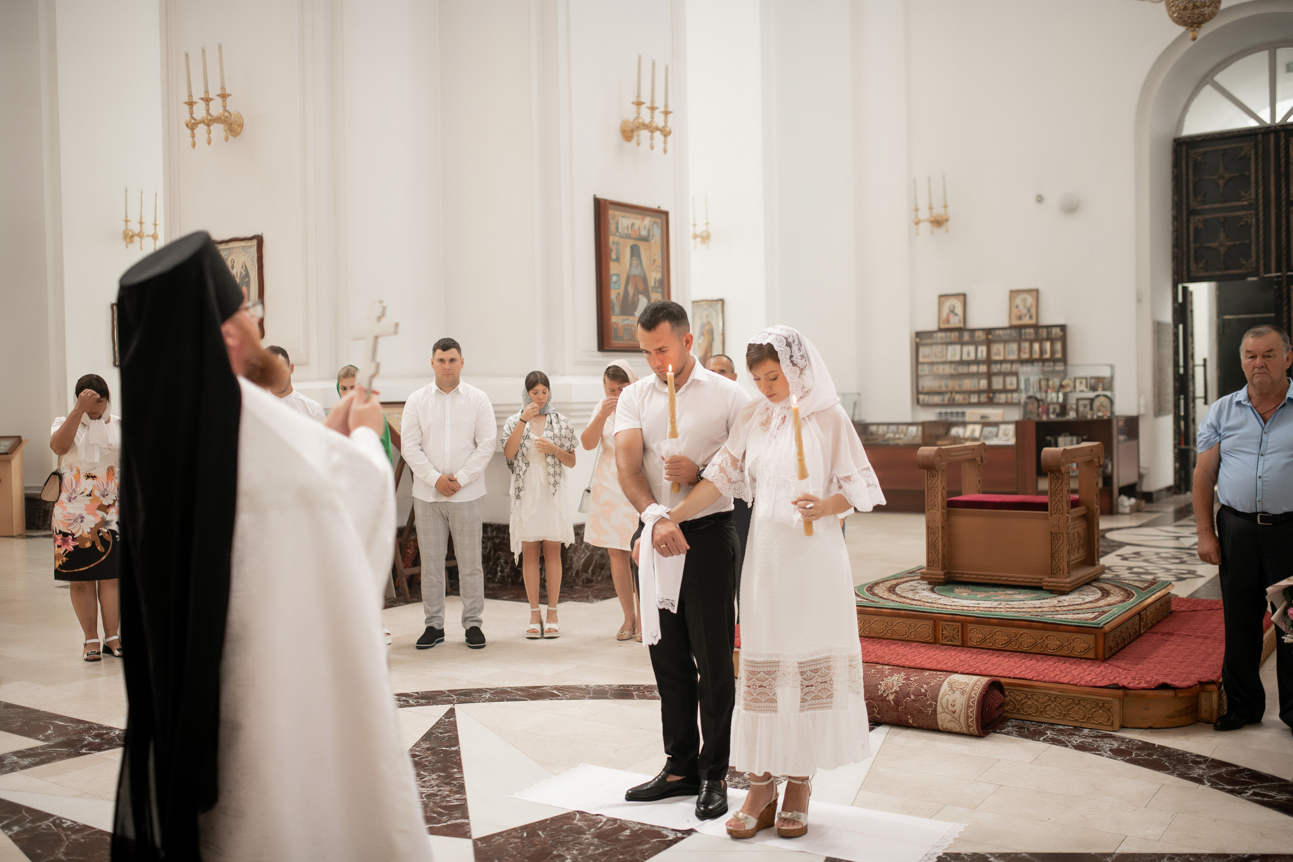 Роман и Юлия венчание. Свадебный фотограф Белгород Валуйки Старый Оскол Воронеж