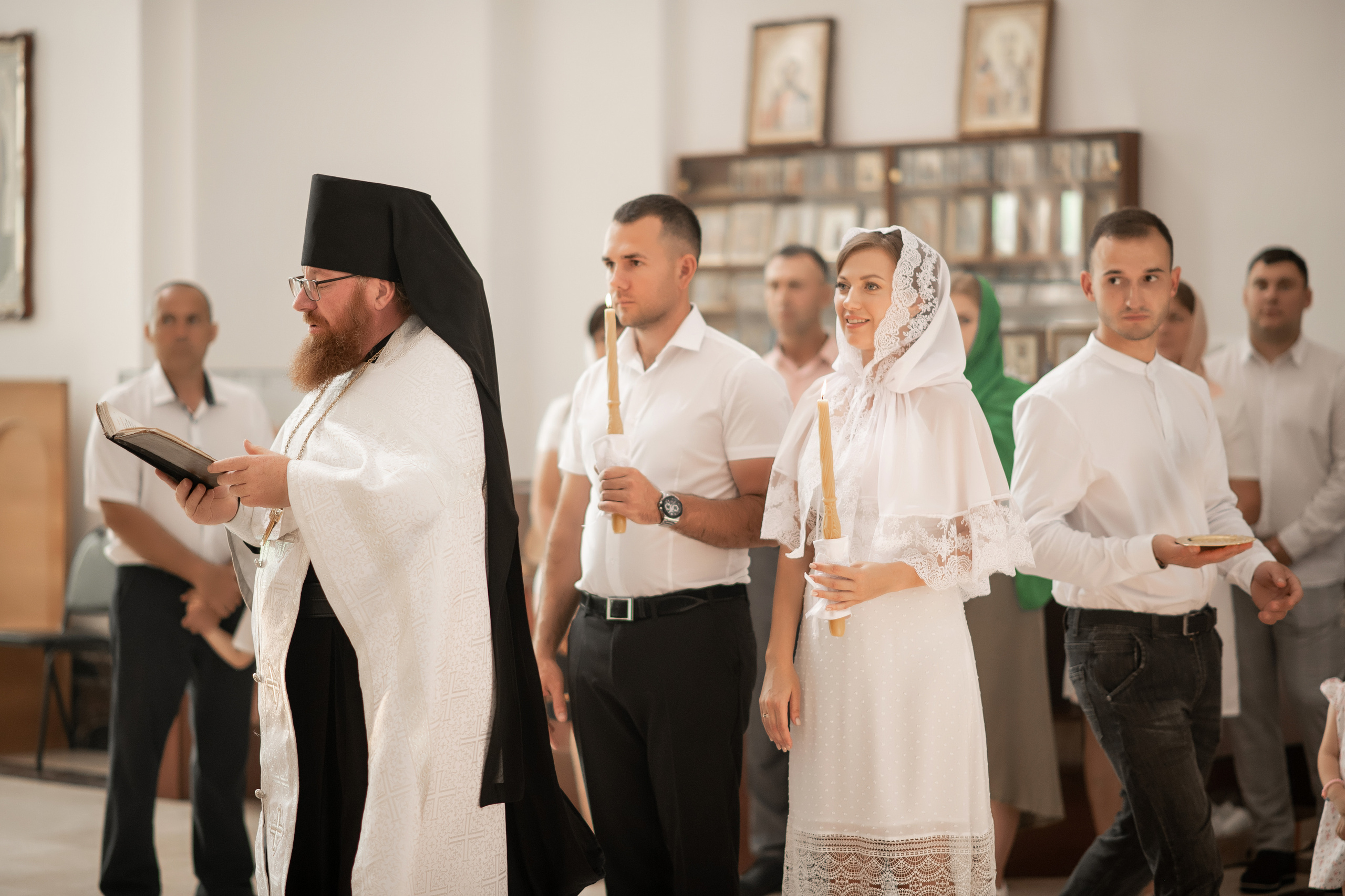 Роман и Юлия венчание. Свадебный фотограф Белгород Валуйки Старый Оскол Воронеж