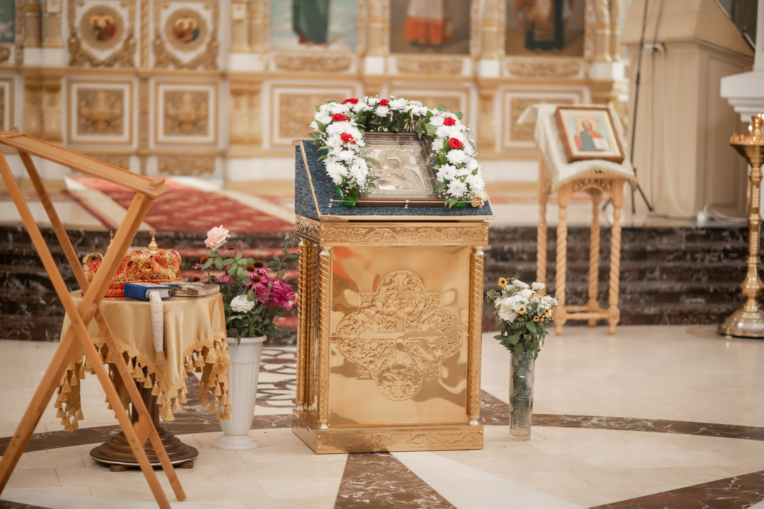 Роман и Юлия венчание. Свадебный фотограф Белгород Валуйки Старый Оскол Воронеж