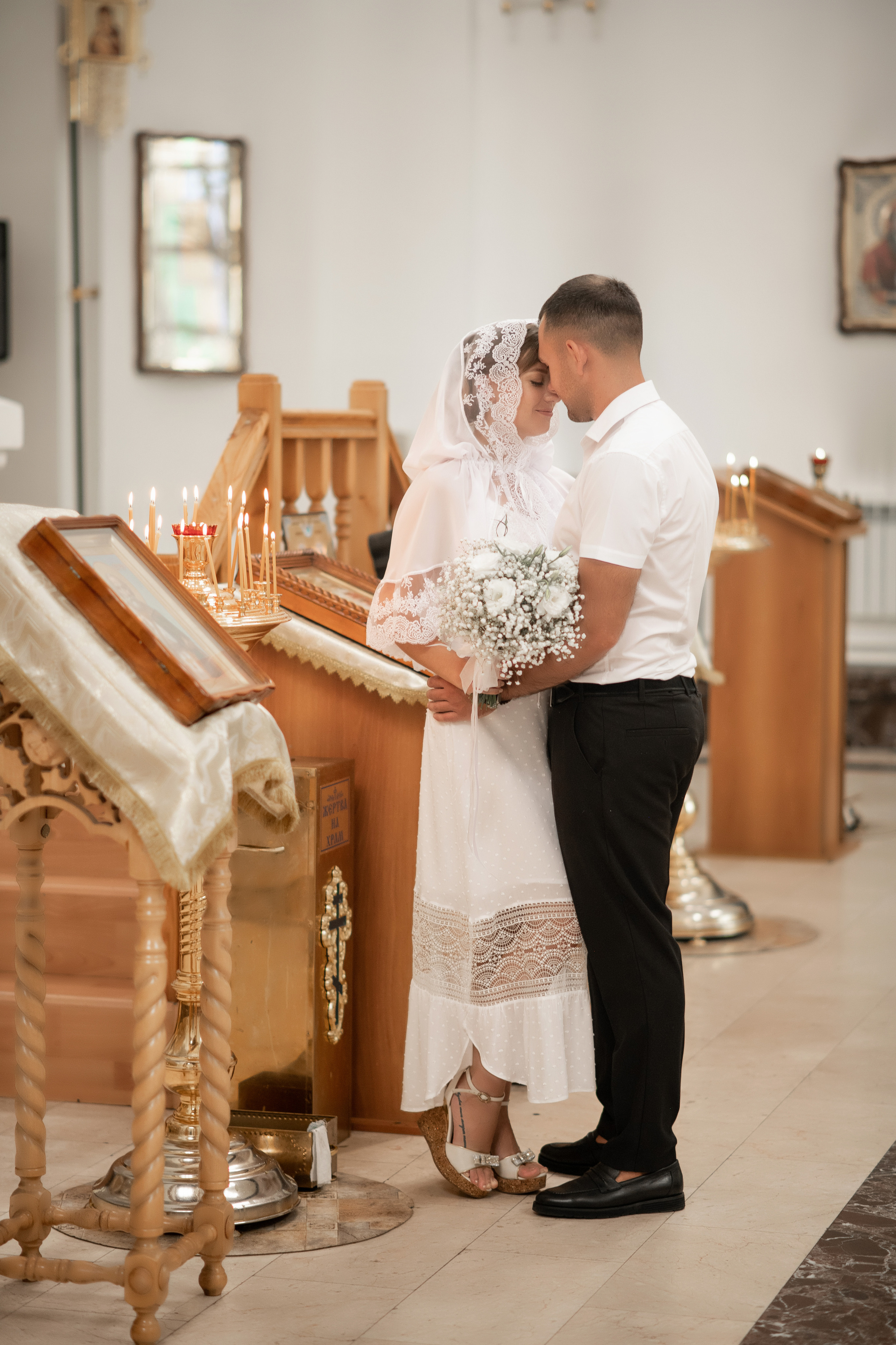 Роман и Юлия венчание. Свадебный фотограф Белгород Валуйки Старый Оскол Воронеж