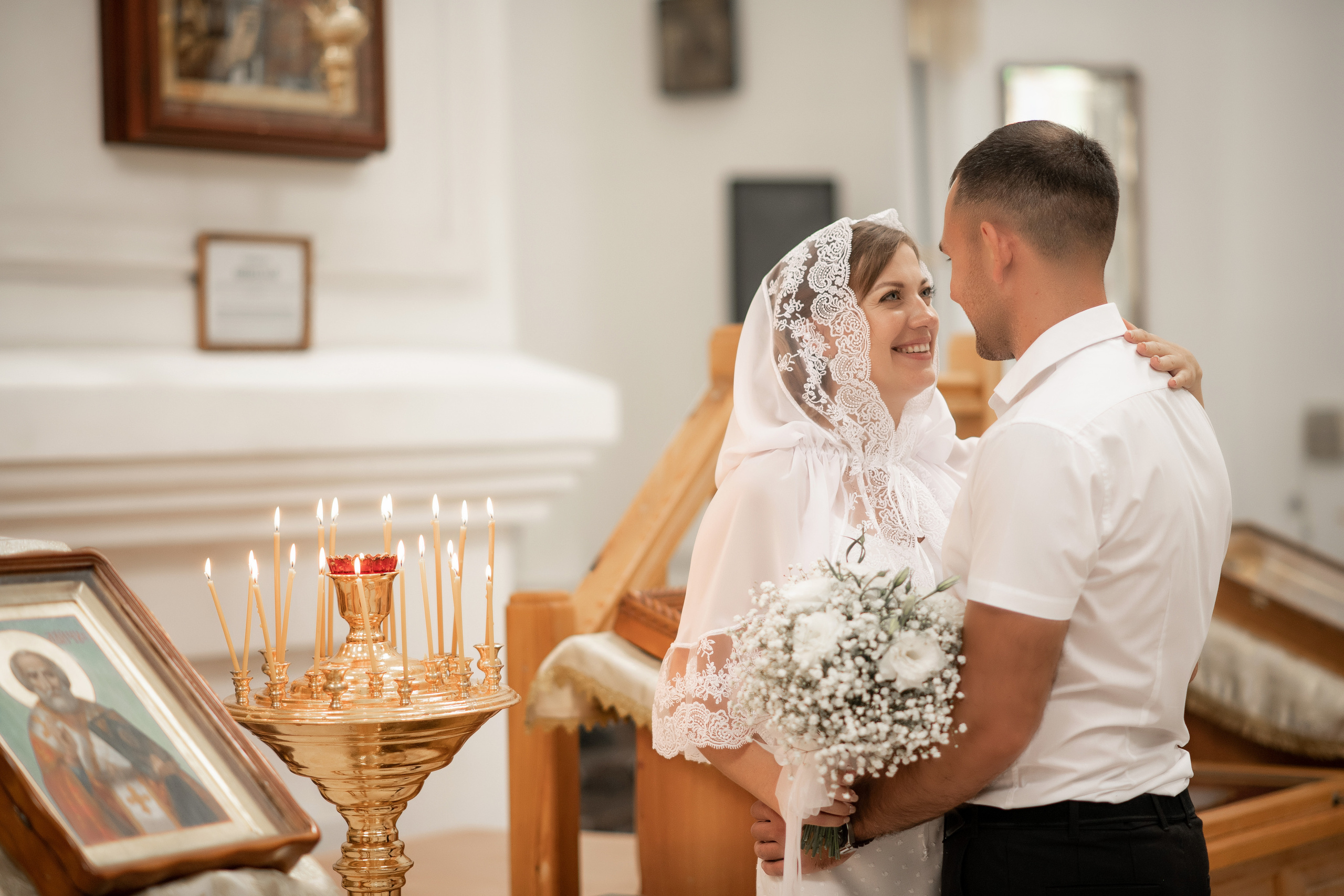 Роман и Юлия венчание. Свадебный фотограф Белгород Валуйки Старый Оскол Воронеж