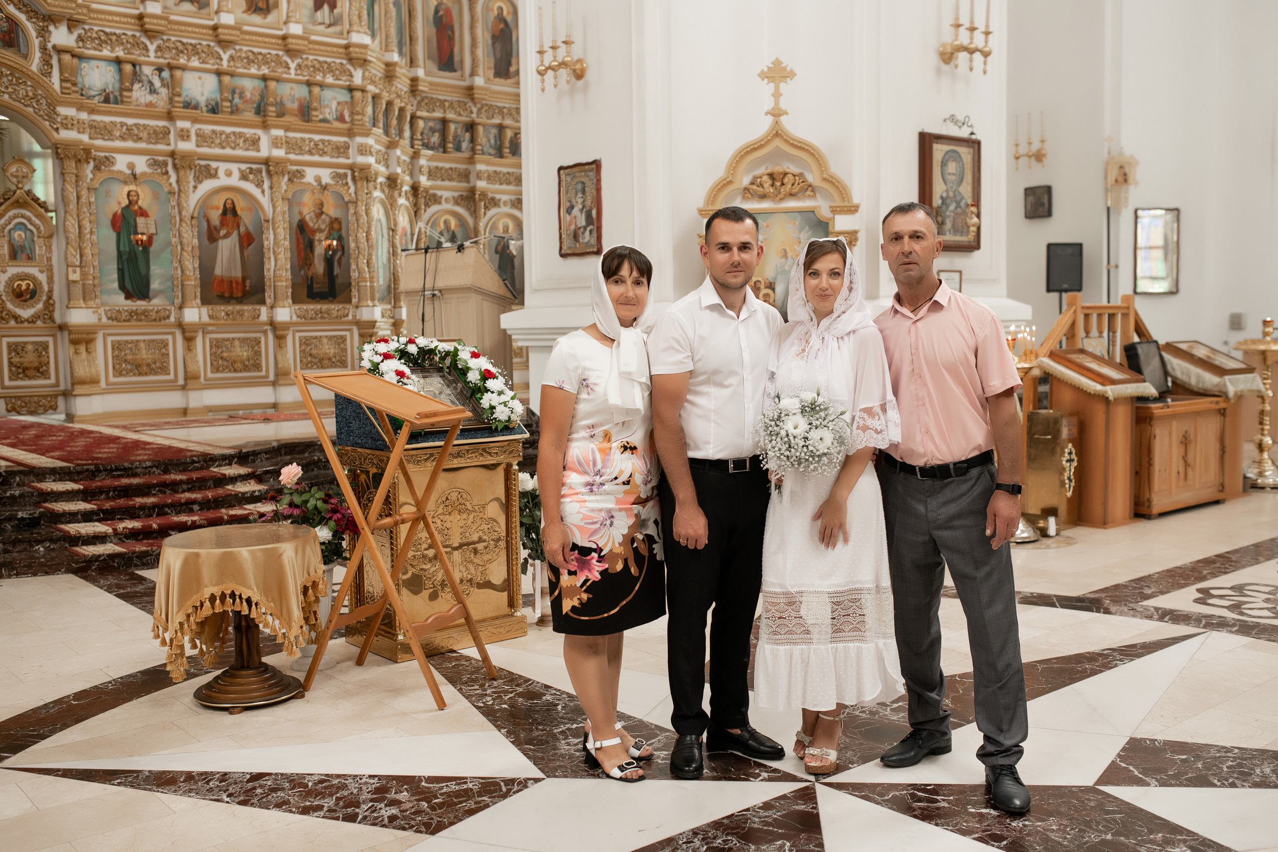 Роман и Юлия венчание. Свадебный фотограф Белгород Валуйки Старый Оскол Воронеж