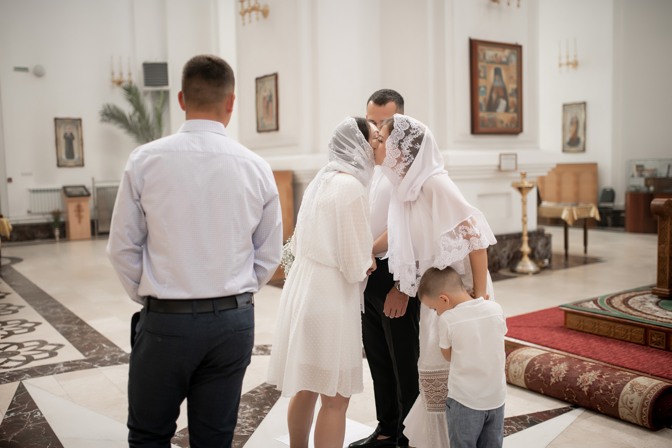 Роман и Юлия венчание. Свадебный фотограф Белгород Валуйки Старый Оскол Воронеж
