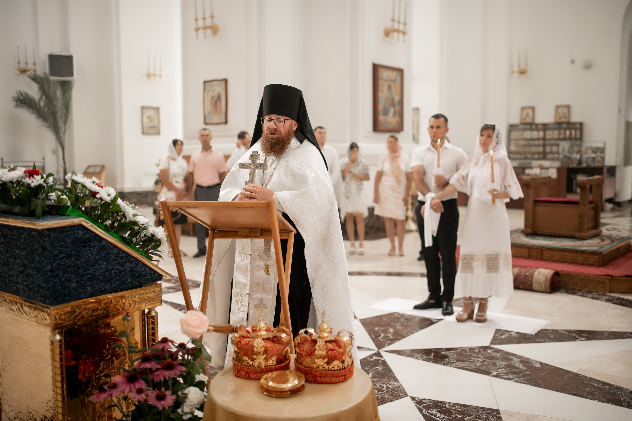 Роман и Юлия венчание. Свадебный фотограф Белгород Валуйки Старый Оскол Воронеж