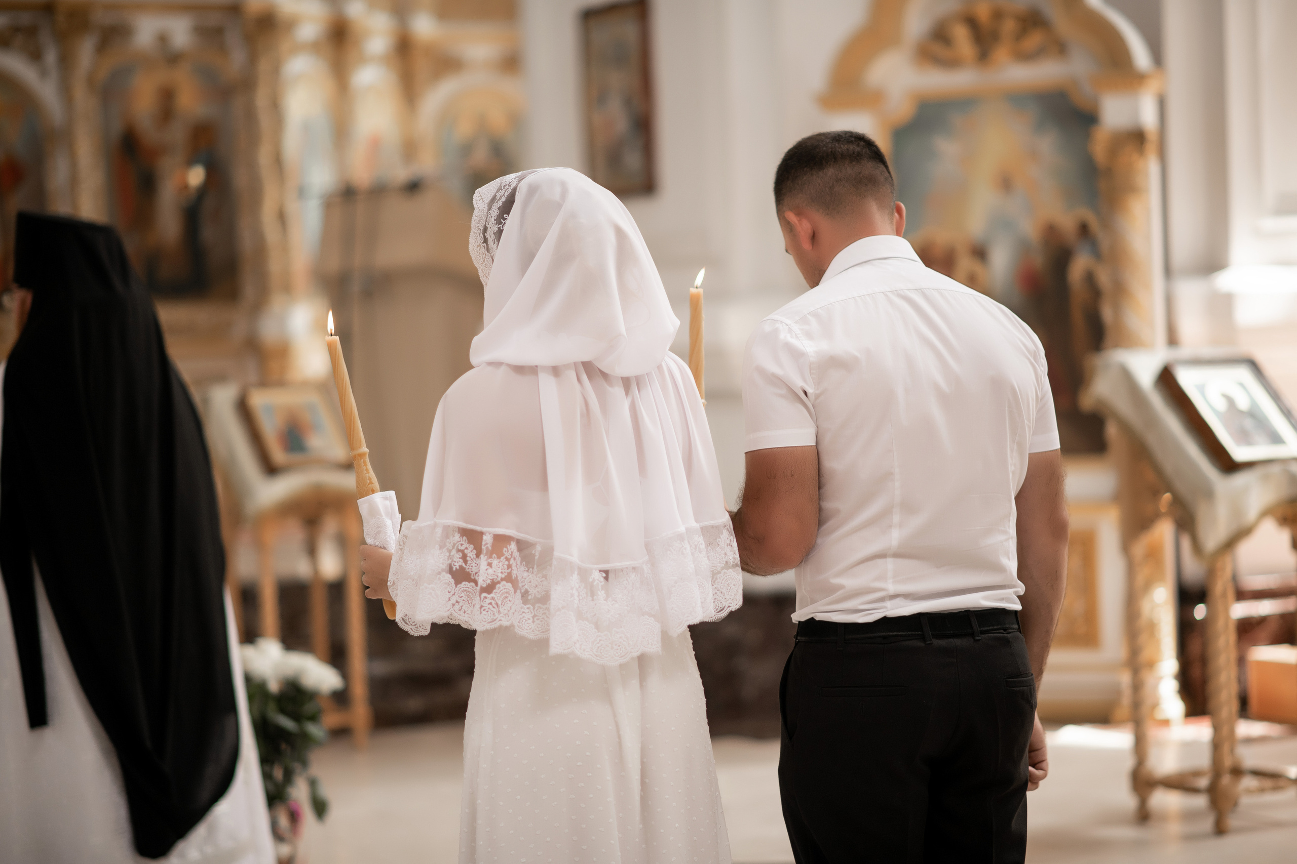 Роман и Юлия венчание. Свадебный фотограф Белгород Валуйки Старый Оскол Воронеж