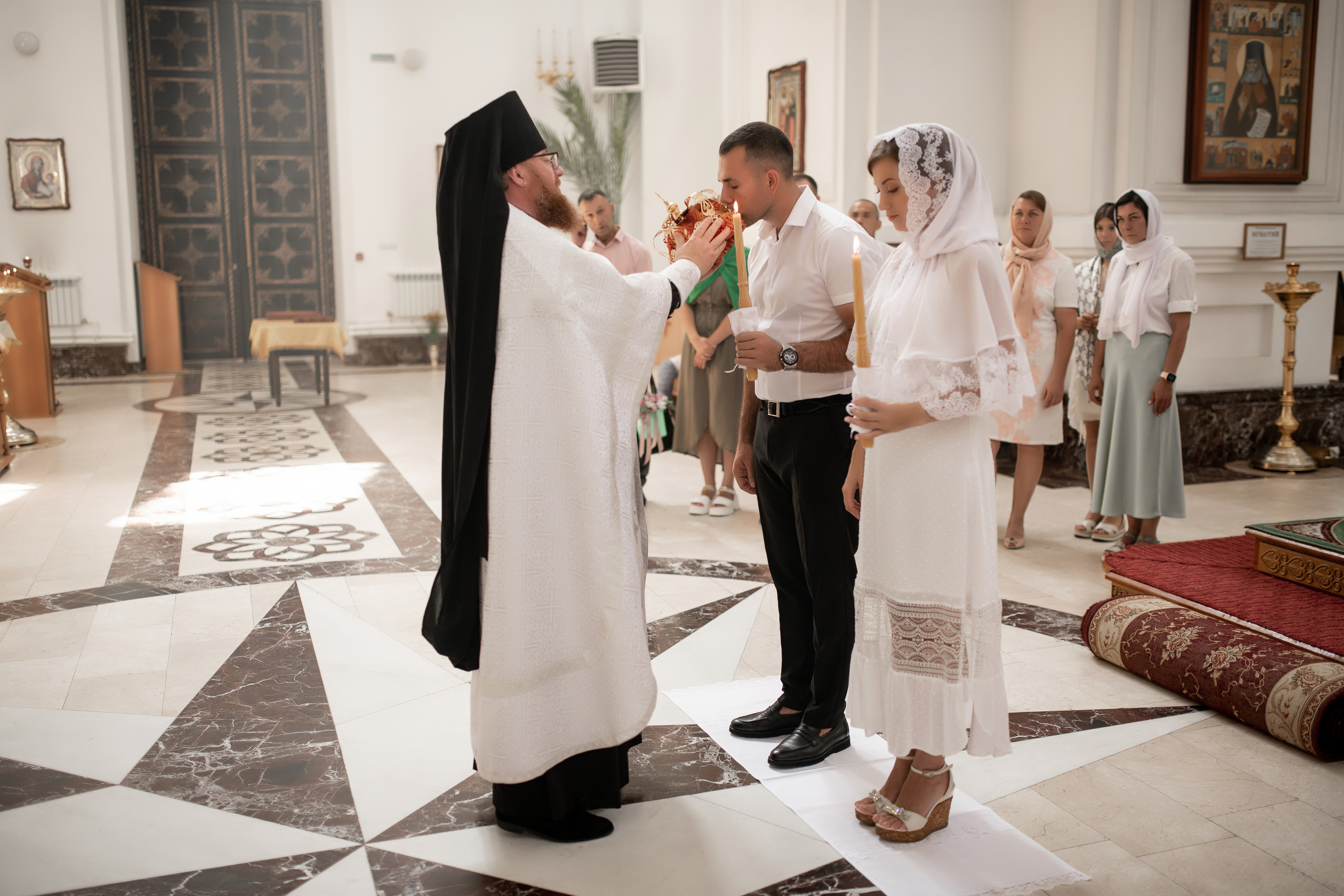 Роман и Юлия венчание. Свадебный фотограф Белгород Валуйки Старый Оскол Воронеж