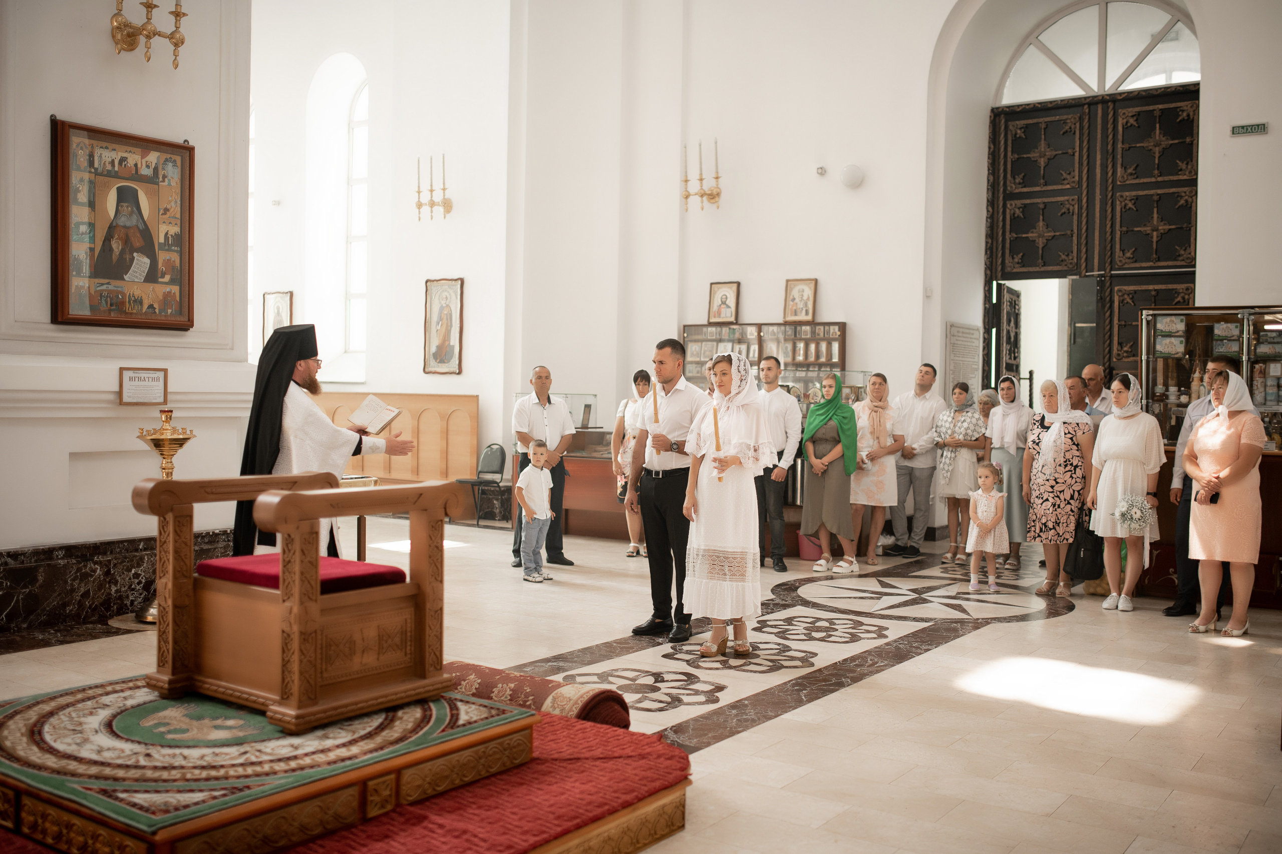 Роман и Юлия венчание. Свадебный фотограф Белгород Валуйки Старый Оскол Воронеж