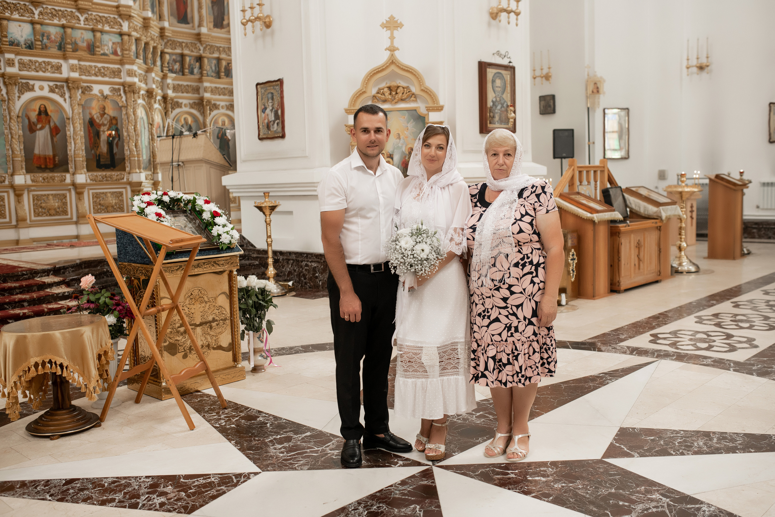 Роман и Юлия венчание. Свадебный фотограф Белгород Валуйки Старый Оскол Воронеж