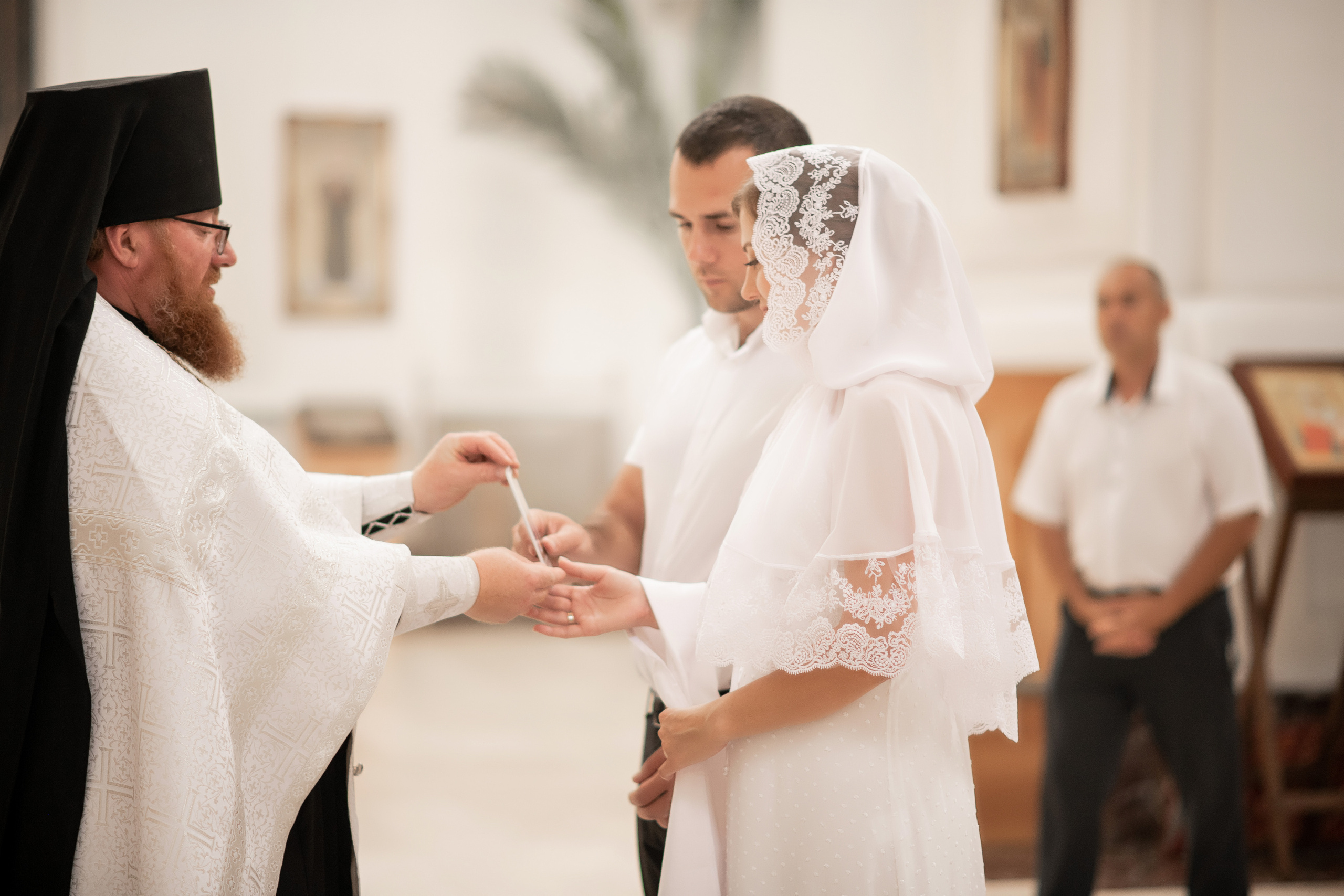 Роман и Юлия венчание. Свадебный фотограф Белгород Валуйки Старый Оскол Воронеж