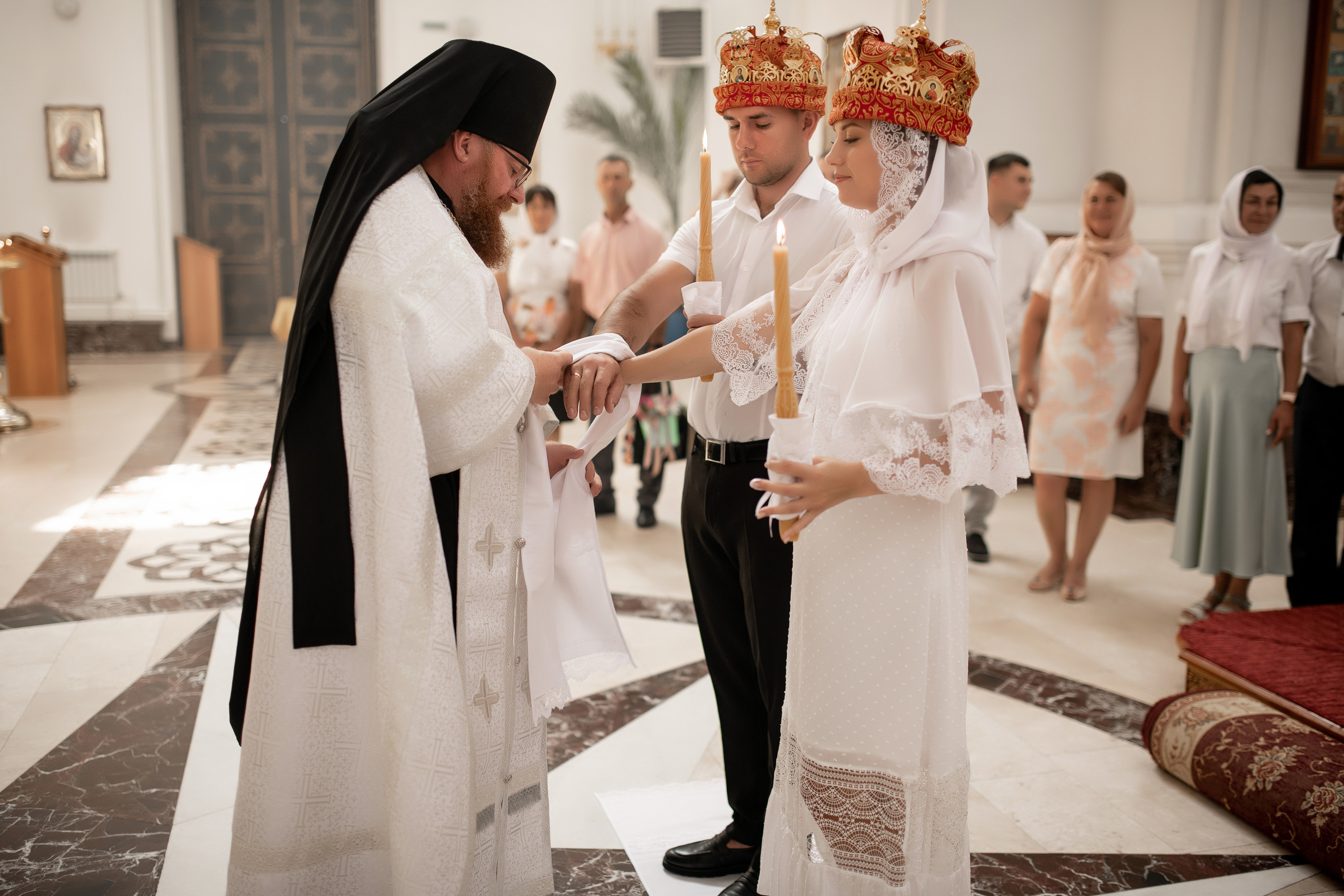 Роман и Юлия венчание. Свадебный фотограф Белгород Валуйки Старый Оскол Воронеж