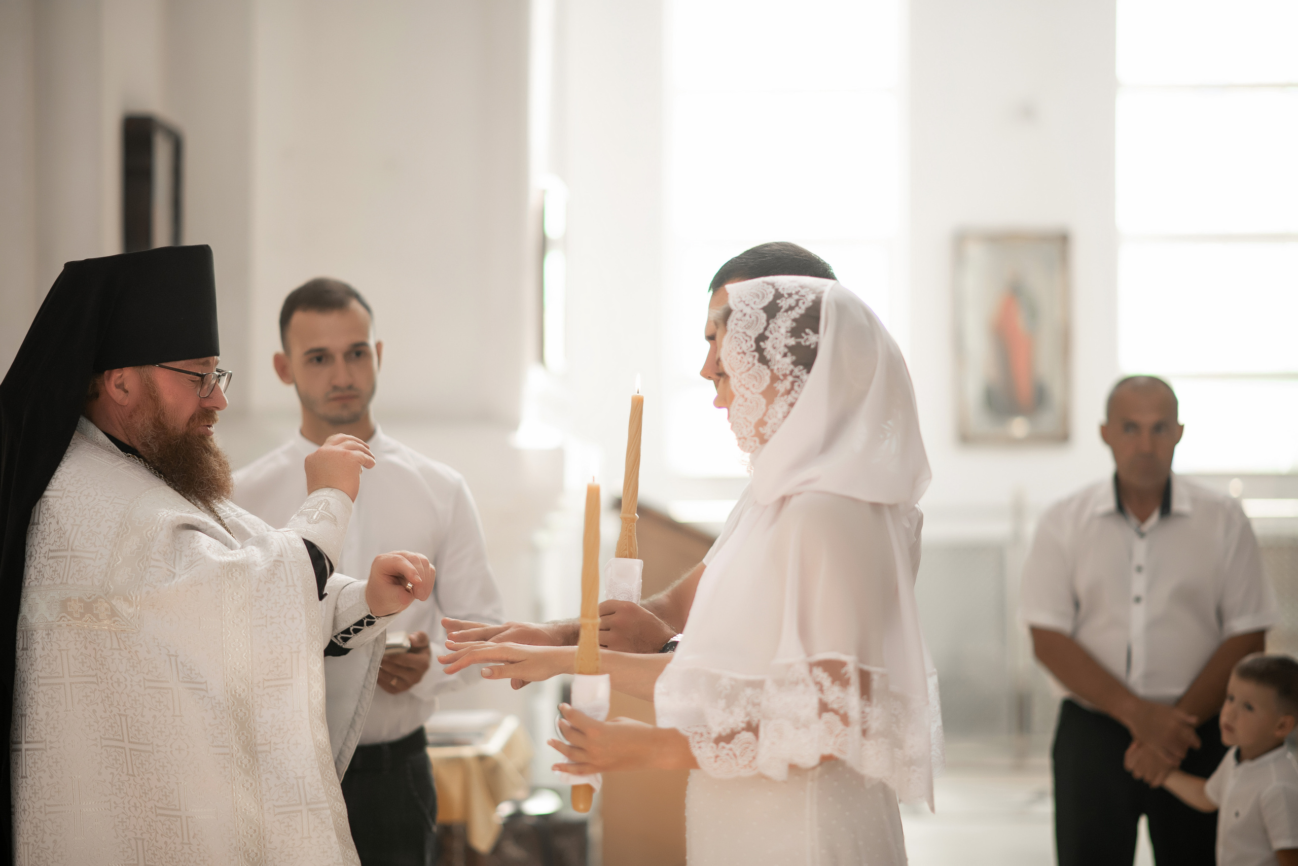 Роман и Юлия венчание. Свадебный фотограф Белгород Валуйки Старый Оскол Воронеж