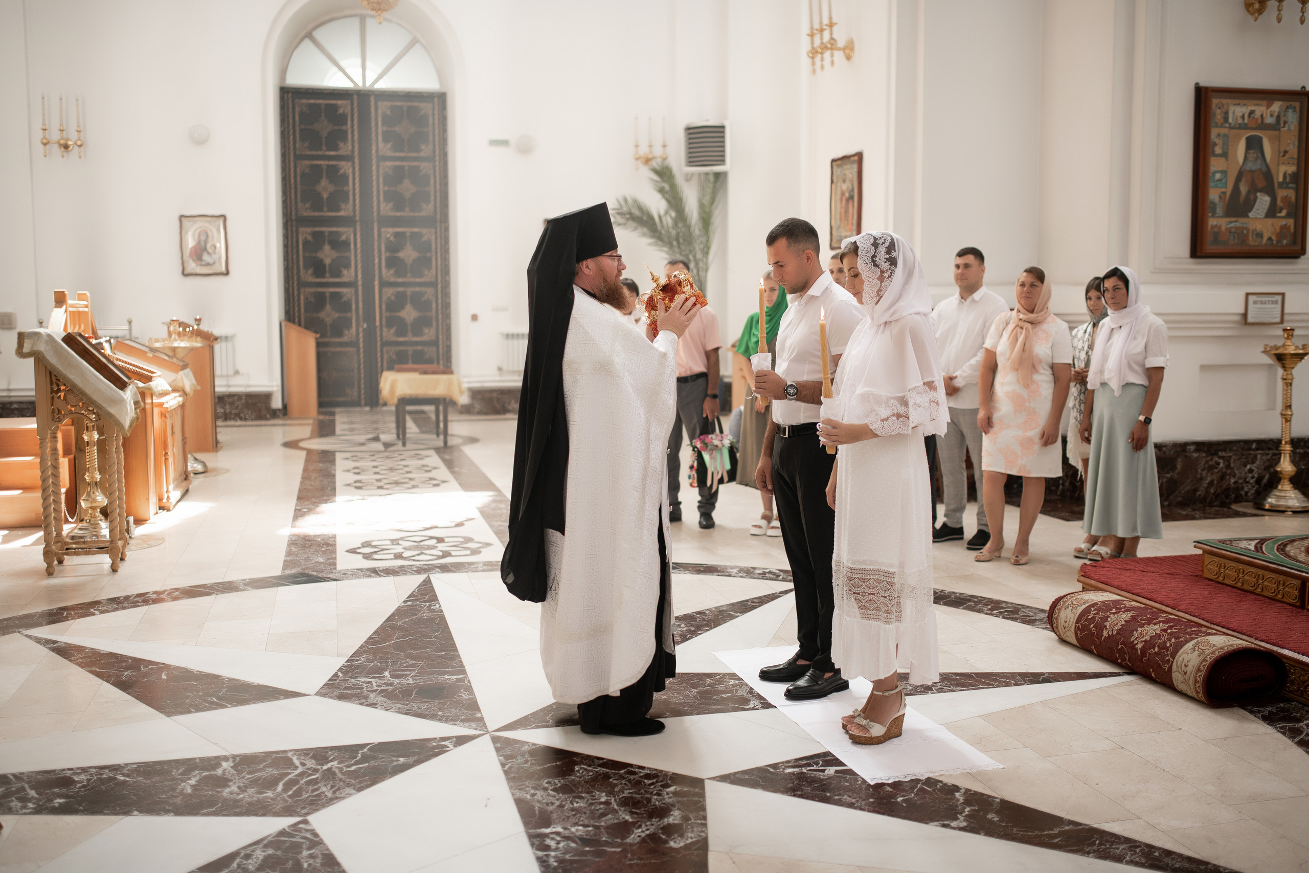 Роман и Юлия венчание. Свадебный фотограф Белгород Валуйки Старый Оскол Воронеж