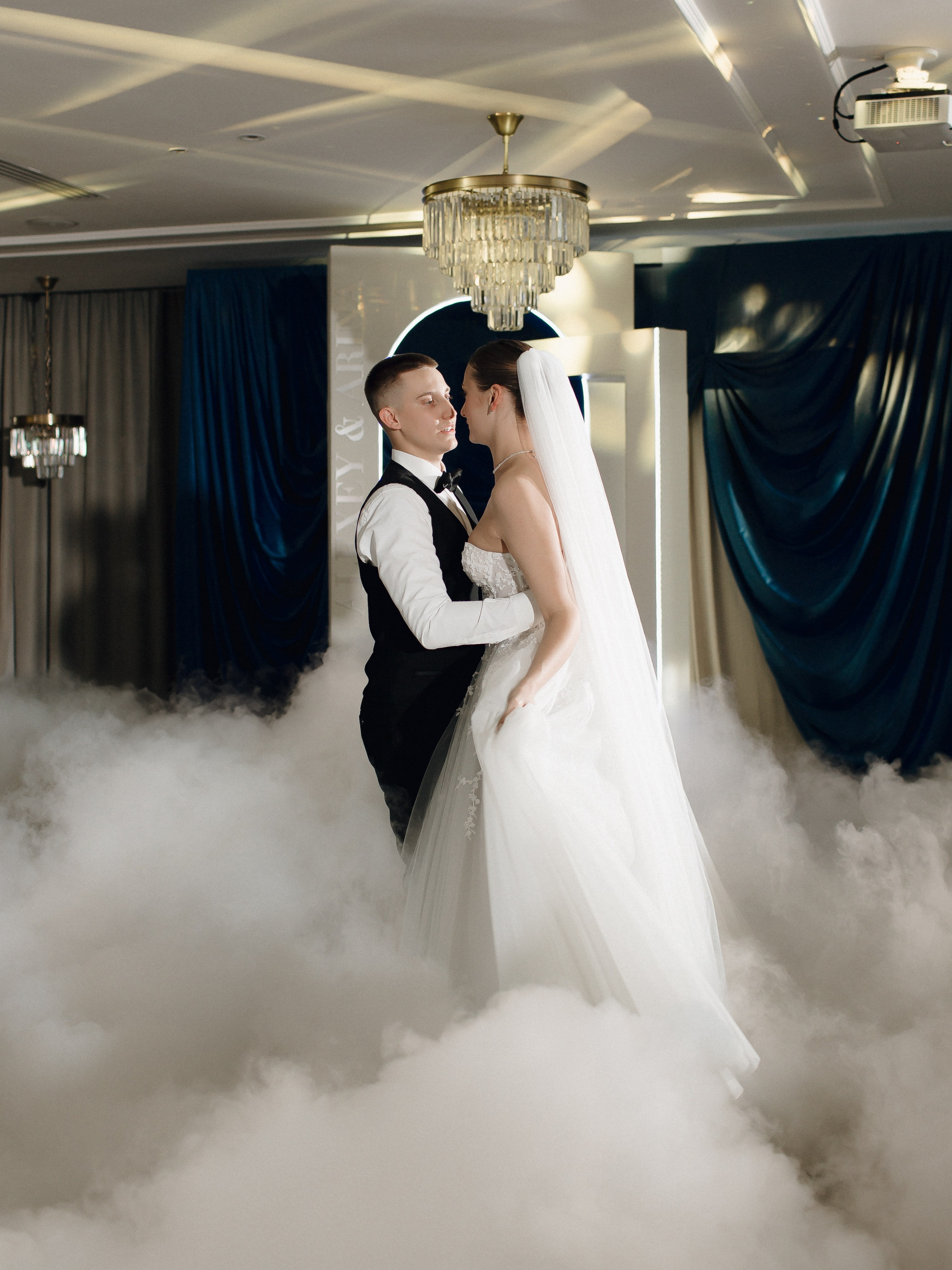 АРИНА И ЛЕША. ЧЕЛСИТИ. Свадебный и индивидуальный фотограф в Челябинске Евгения Негодяева