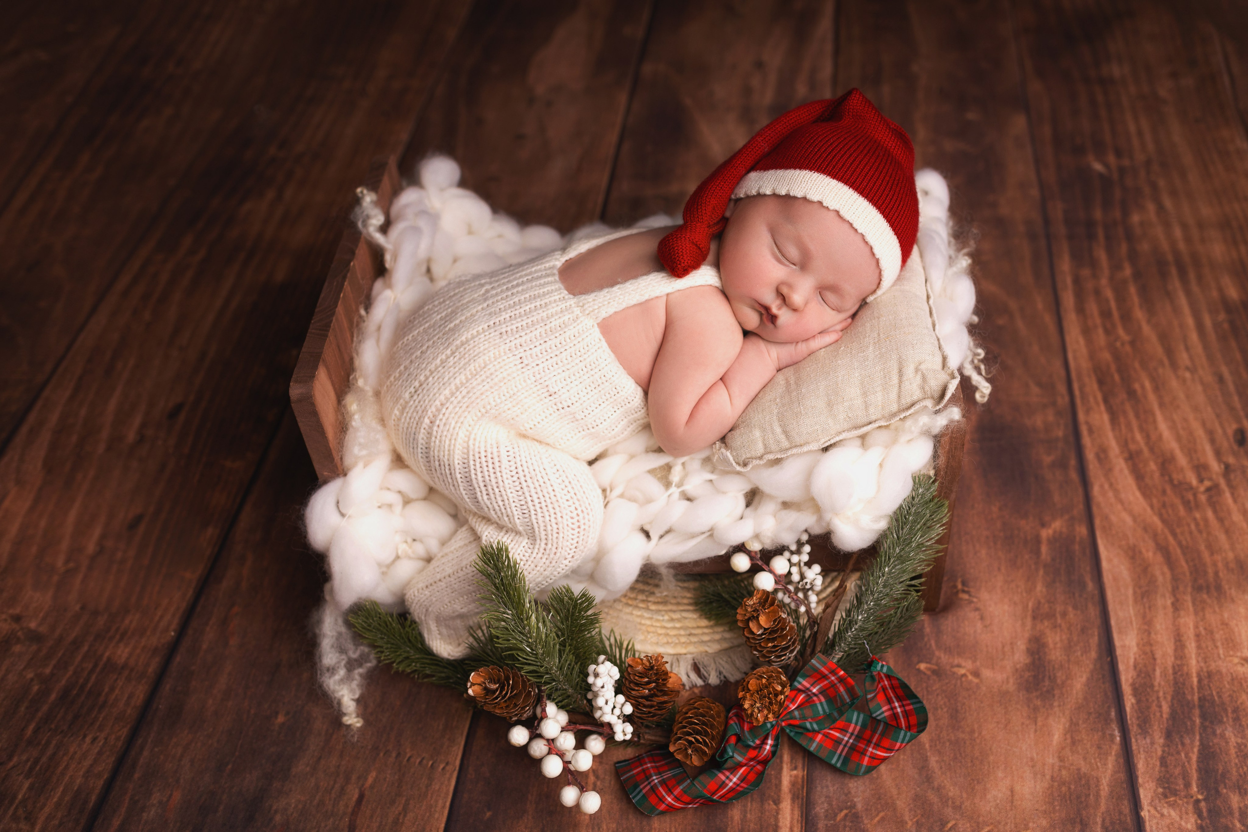 Классическая фотосессия малыша. Фотограф новорожденных малышей в Омске и Омской области Эльвира Камаева