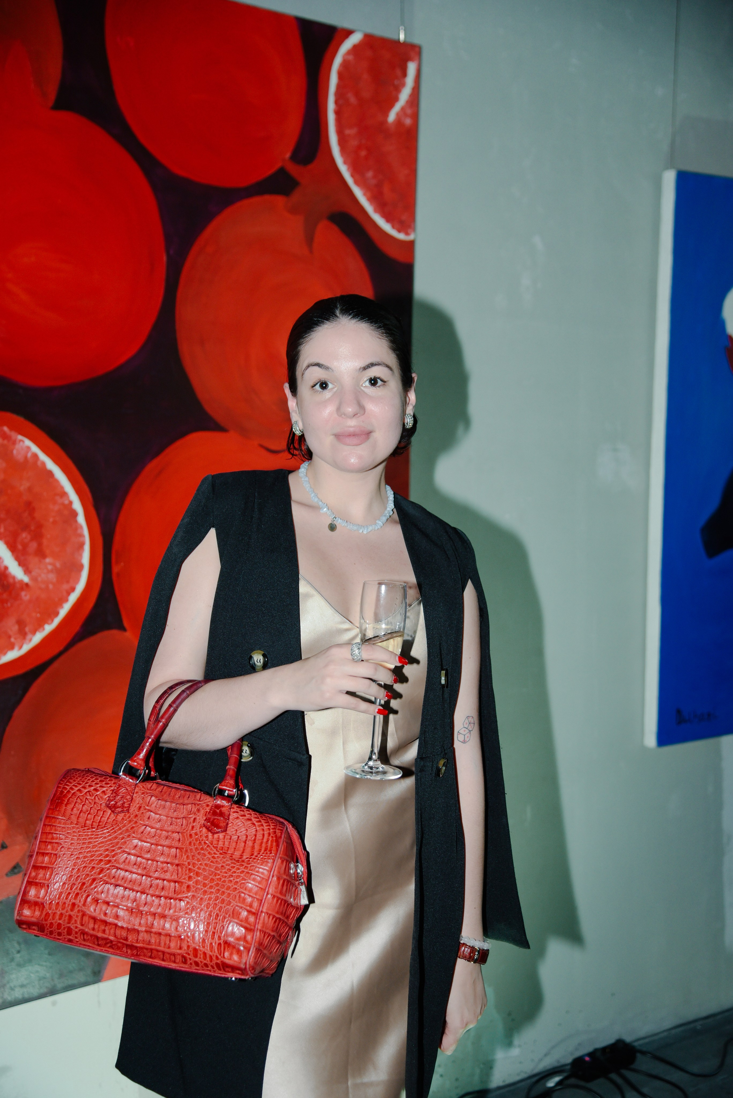 Александр Дильбази Игра взглядов в гранатовом саду. Фотограф Лола Волна, город Москва