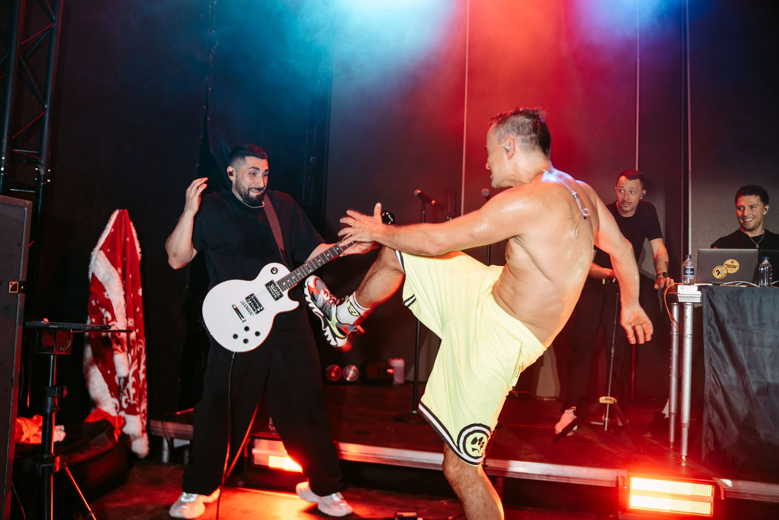 Дискотека Авария / 2025. Саша Копылов, фотограф в Казани