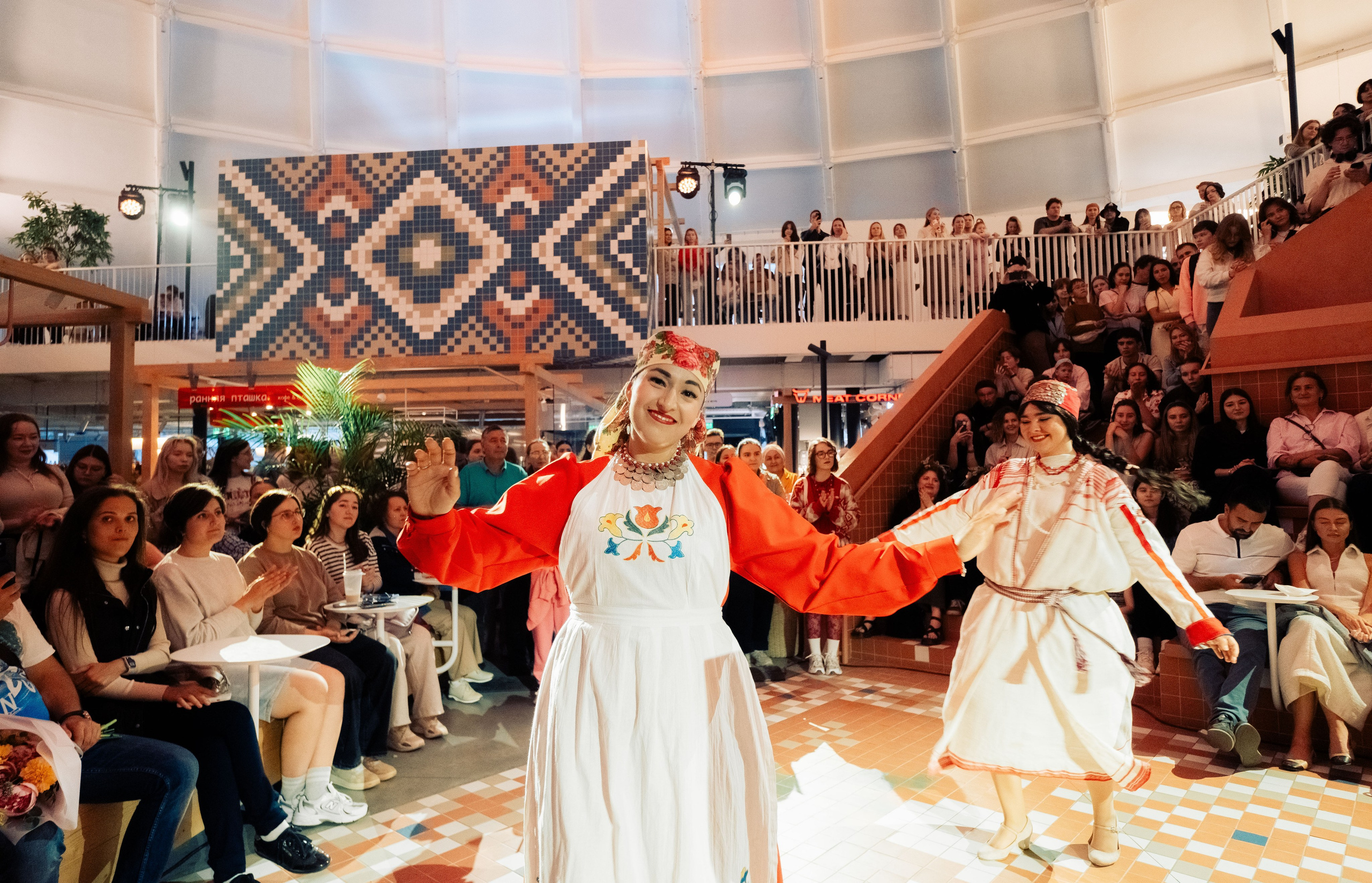 Московский рынок. Солнцестояние / 2025. Саша Копылов, фотограф в Казани