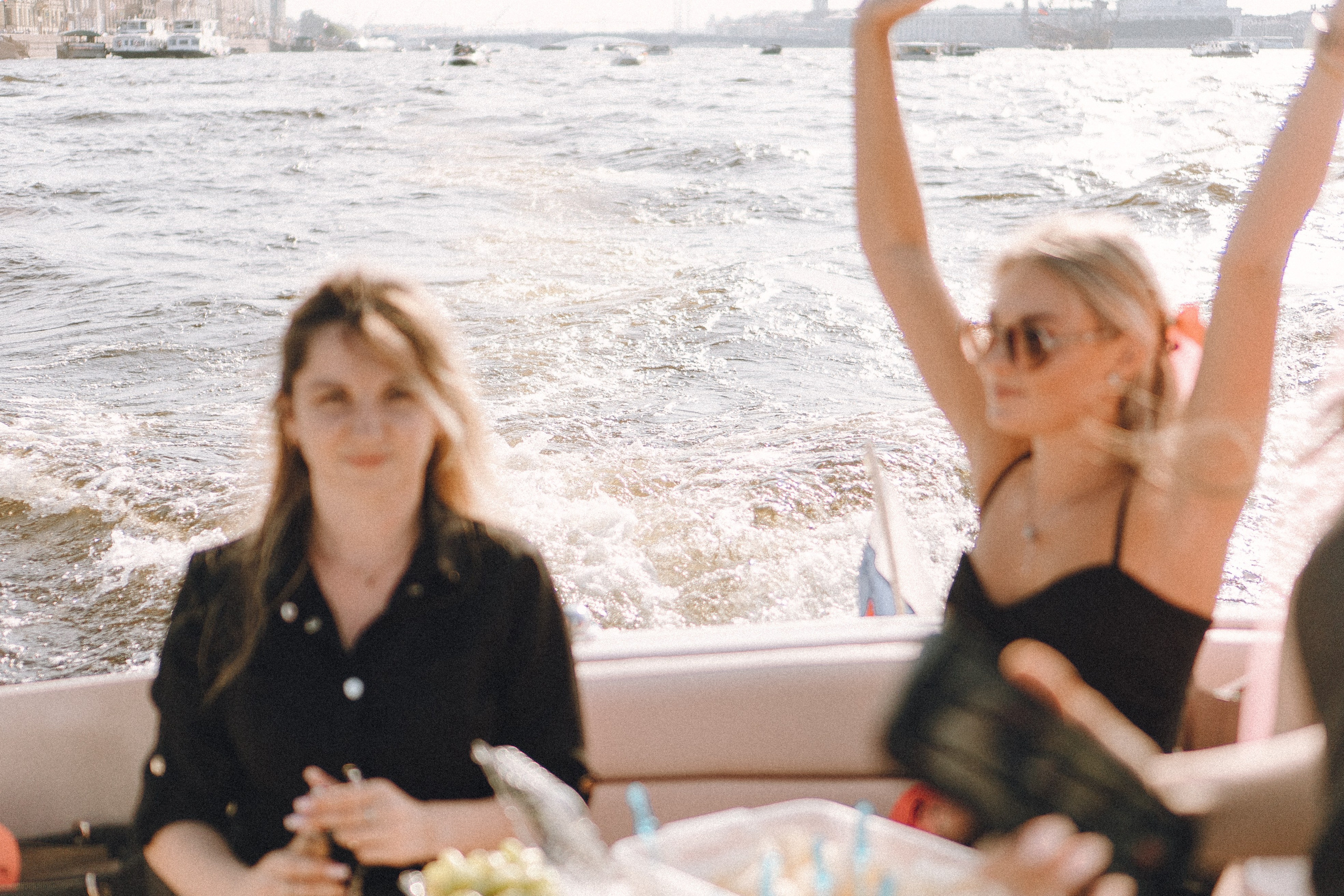 ДЕВИЧНИК НА КАТЕРЕ. Профессиональный фотограф, Санкт-Петербург — Виктория Богомолова