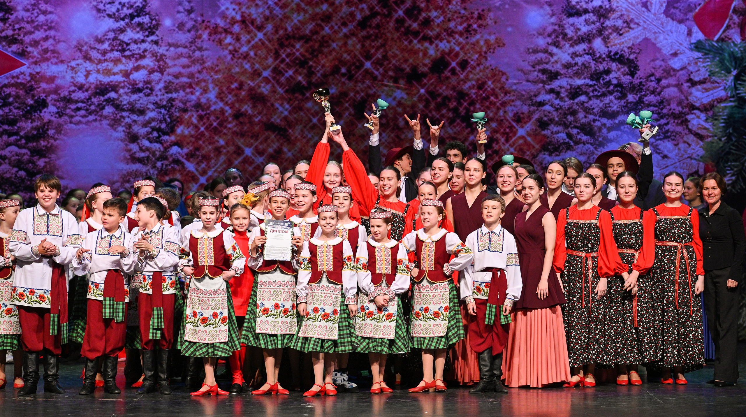 14.11.2024 «Новогодний Звездопад Талантов» Фестивальное движение «Шаг к мечте» г. Москва. Медиастудия Фото Концепт