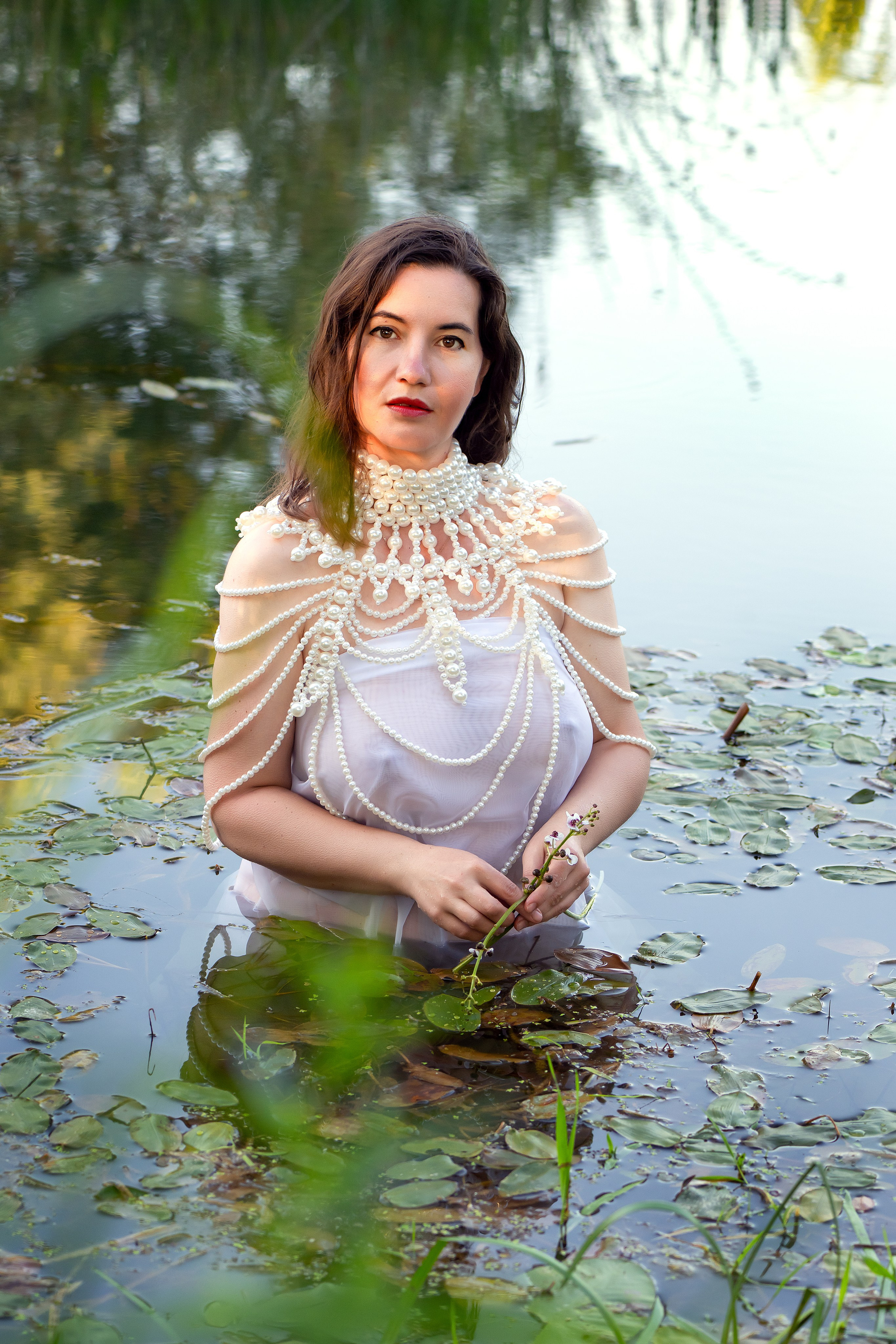 Платье, бусы и вода...... Главная