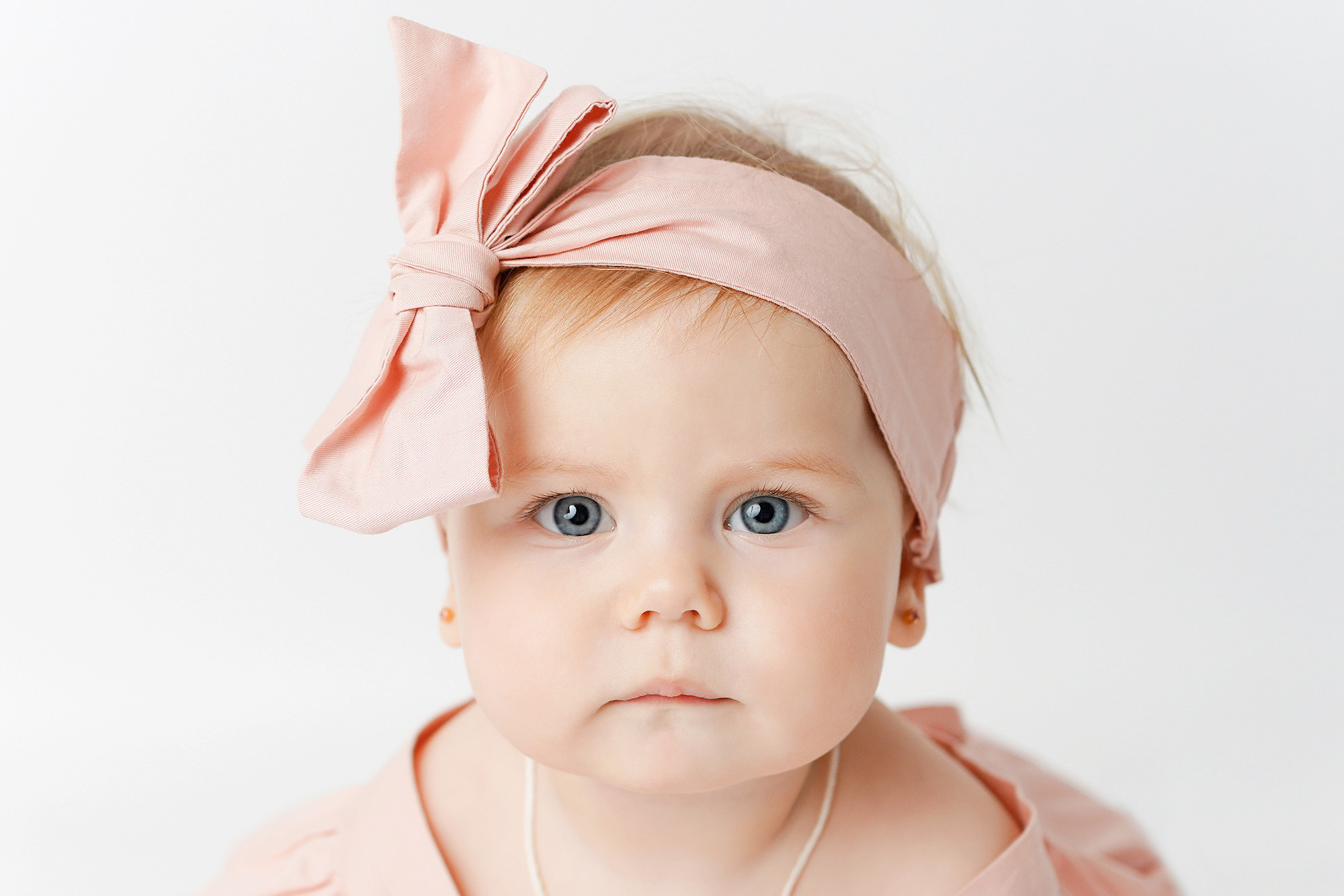 Детская фотосессия в прекрасной студии. Детский фотограф и фотограф новорожденных в Калининград Оксана Иваний