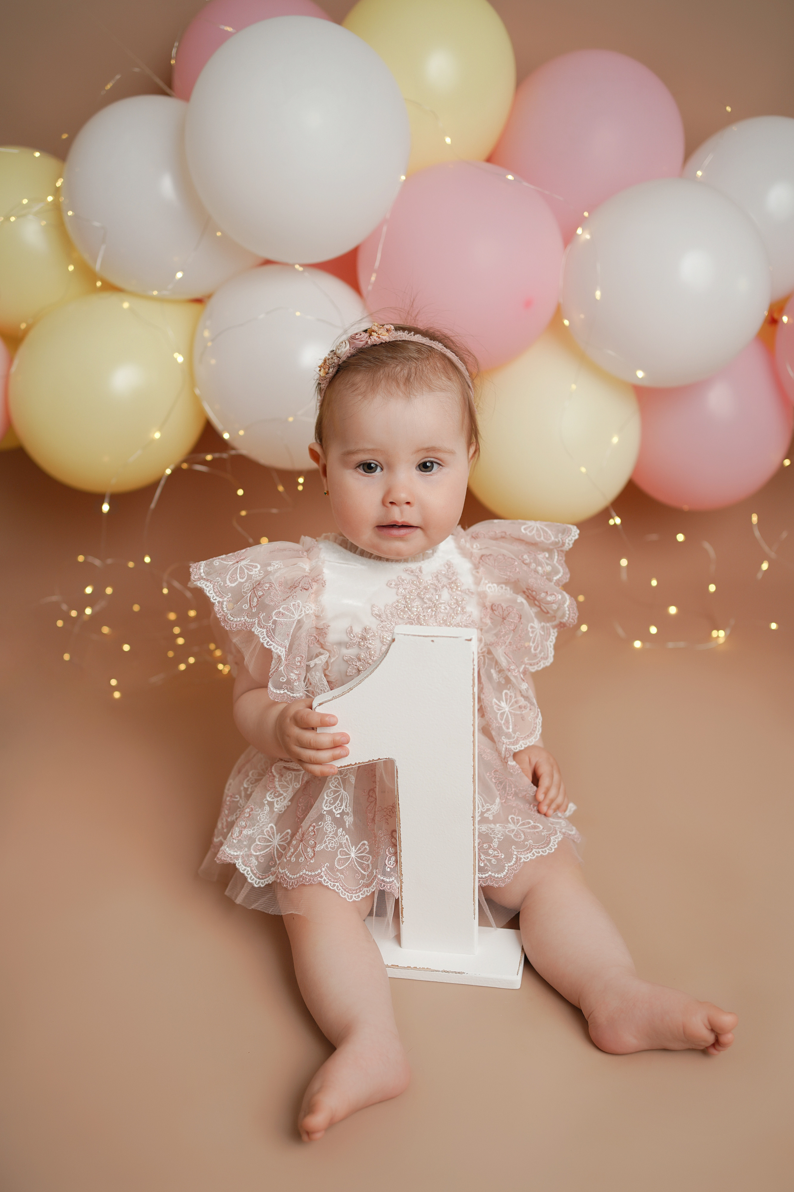 Детская фотосессия Первый год для девочек. Детский фотограф и фотограф новорожденных в Калининград Оксана Иваний