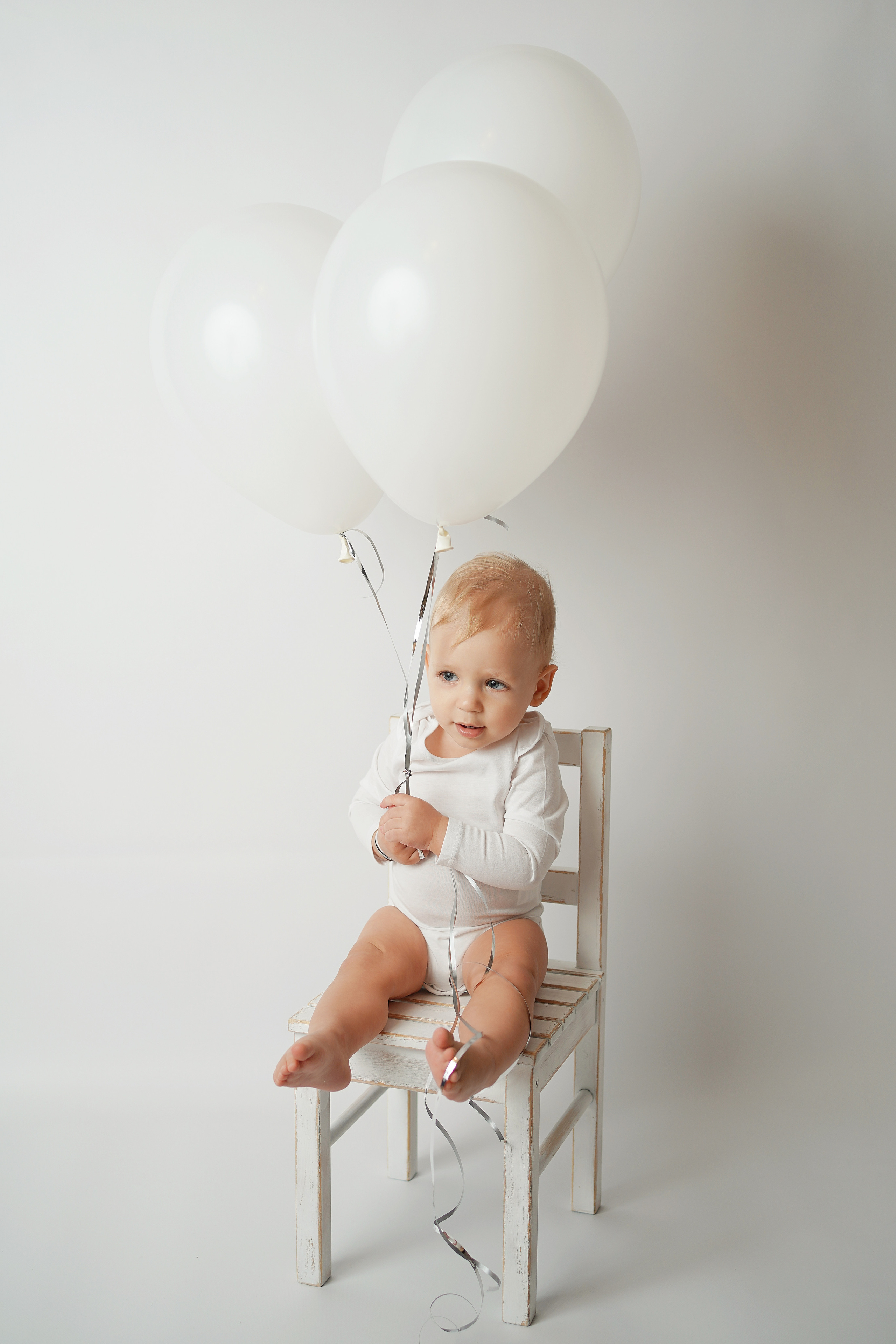 Фотосессия Первый год Влада в стиле минимализм. Детский фотограф и фотограф новорожденных в Калининград Оксана Иваний