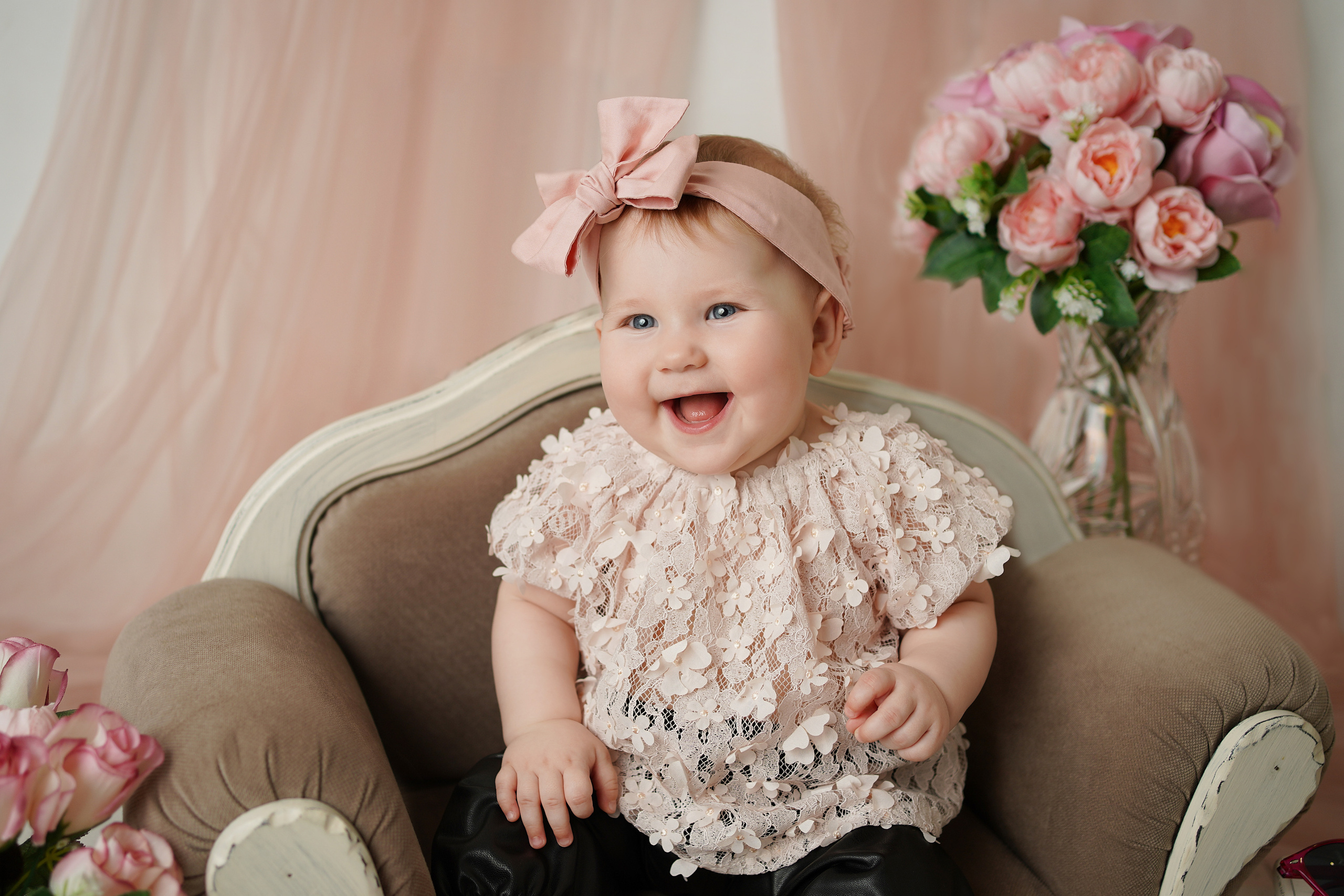 Детская фотосессия Первый год для девочек. Детский фотограф и фотограф новорожденных в Калининград Оксана Иваний