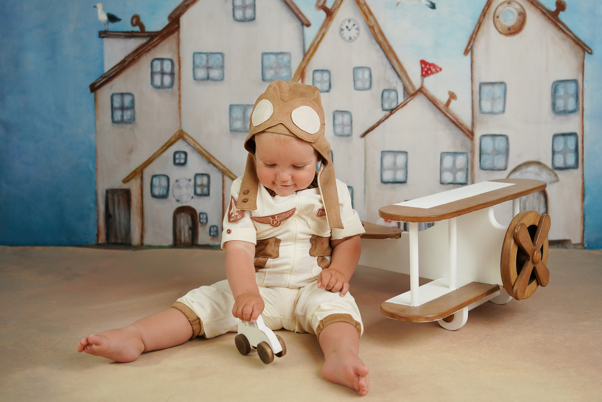 Шарики и торт были  на фотосессии Первый годик